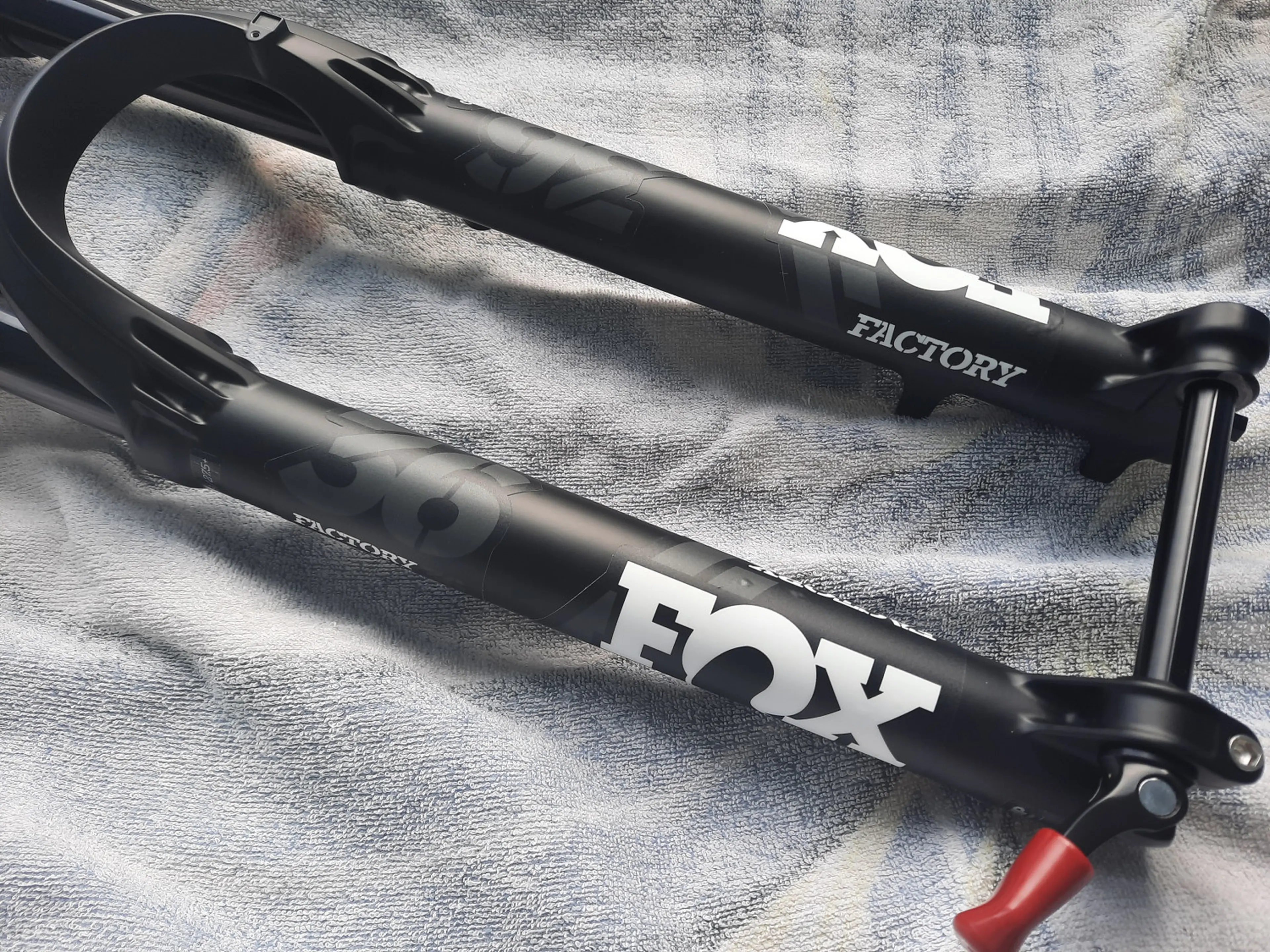 8. Furca FOX NOUA 29 27.5+ 36 160mm 15x110 tapered model 2022 e-bike performance