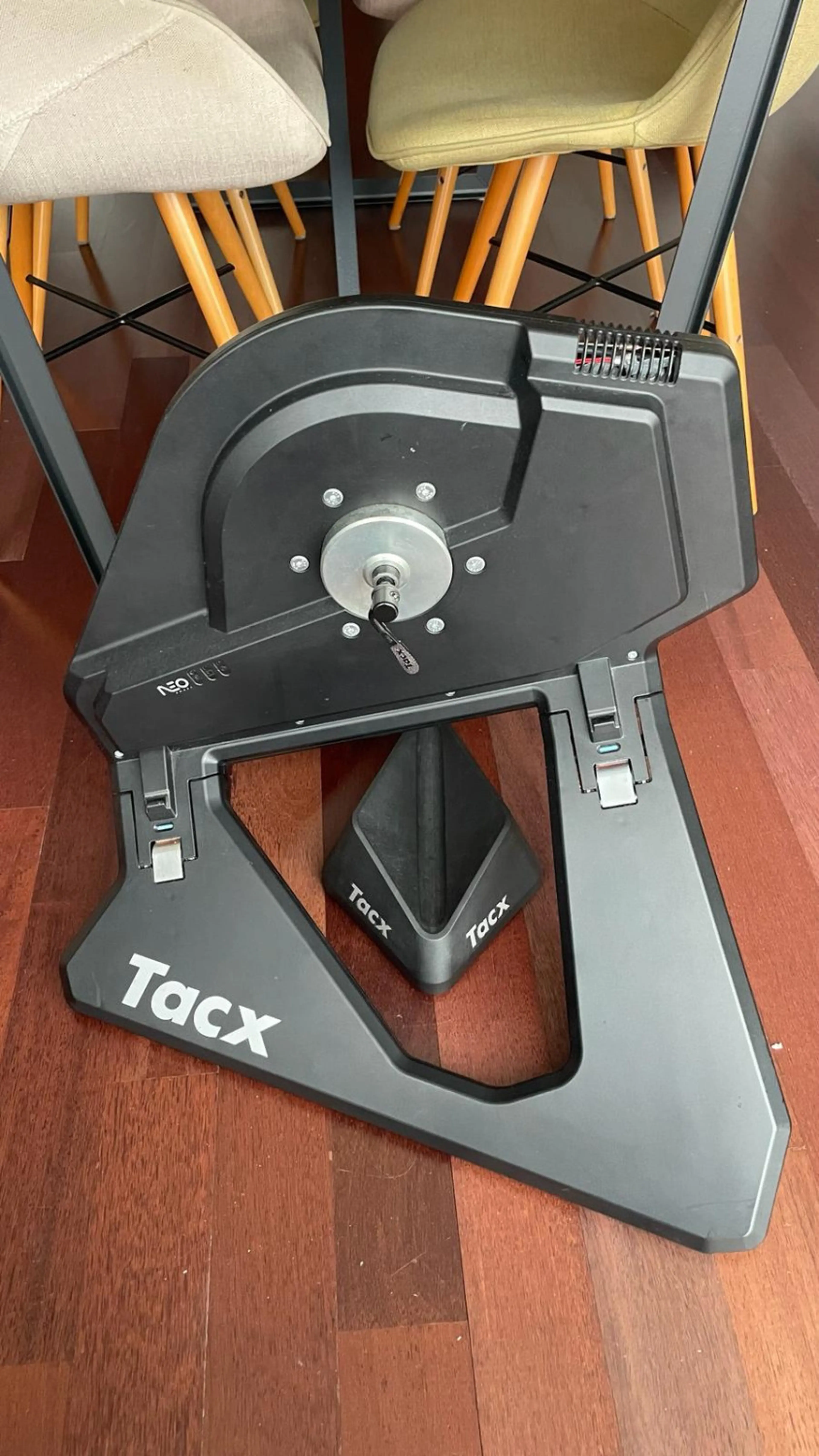 5. Trainer smart Tacx Neo T2800