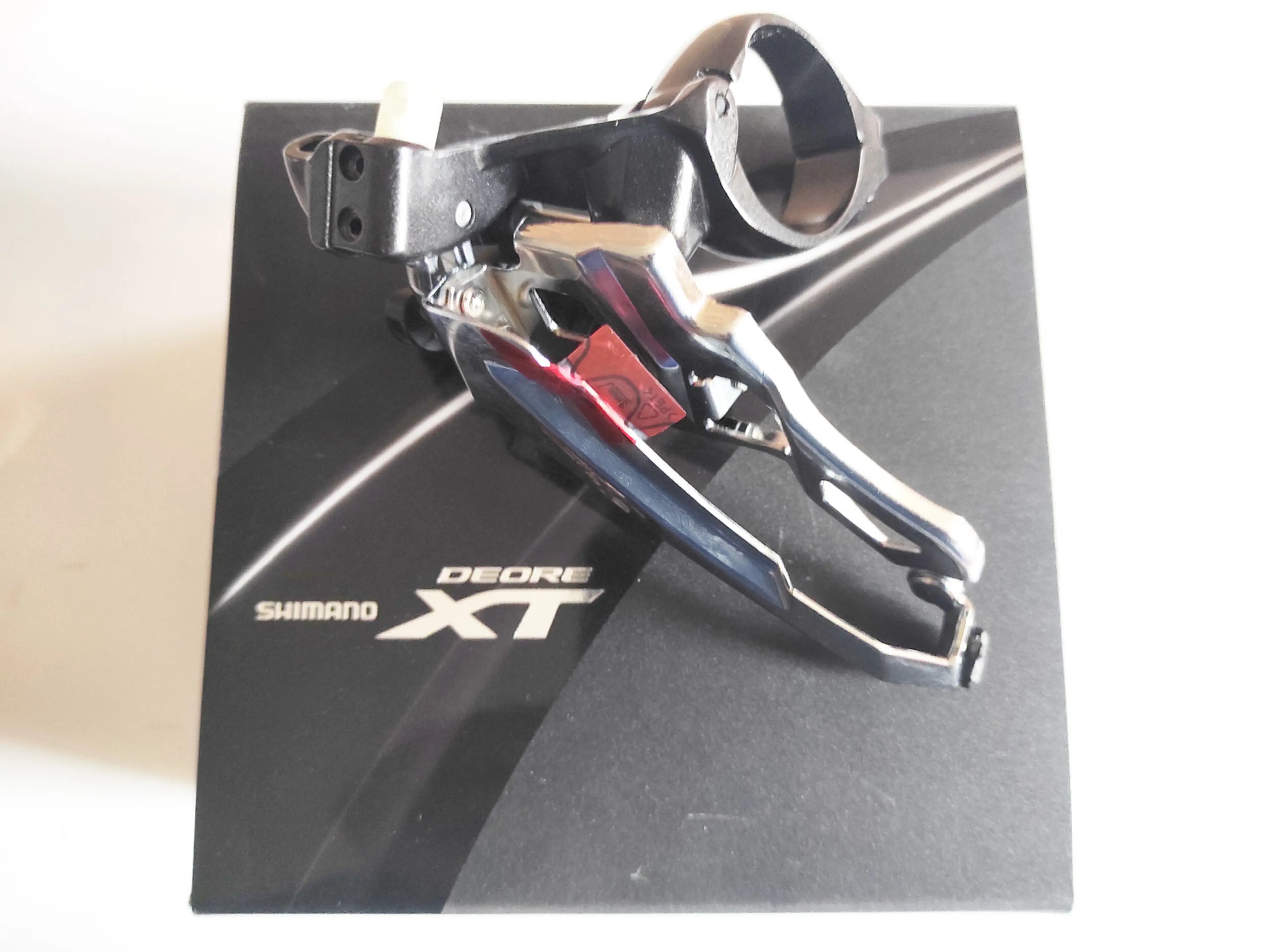 9. Schimbator foi Shimano Deore XT FD-M8000-L 3x11v. Low Clamp, cu colier, nou