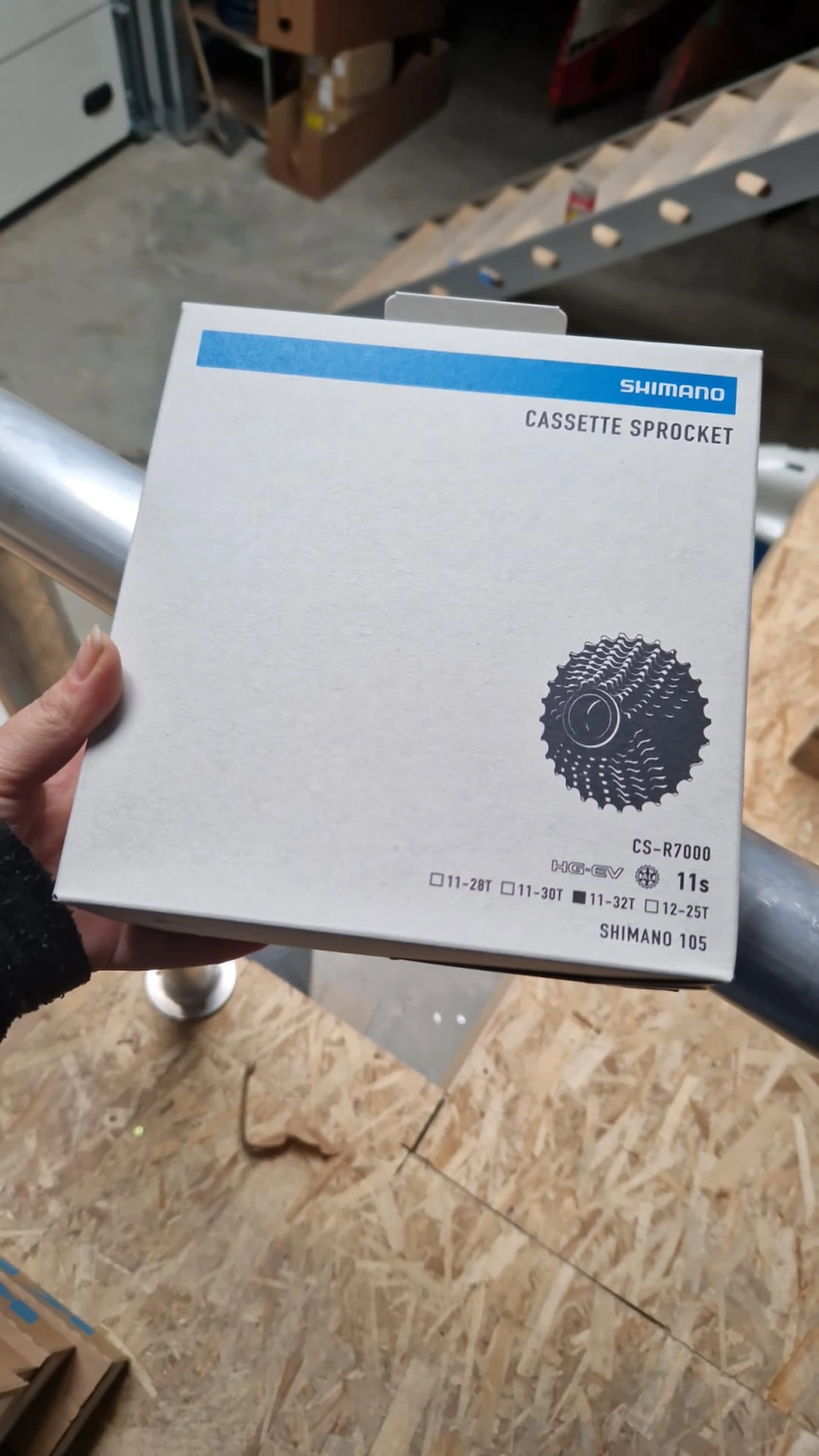 2. Bloc pinioane pe caseta Shimano 105 CS-R7000,11-32,11 viteze