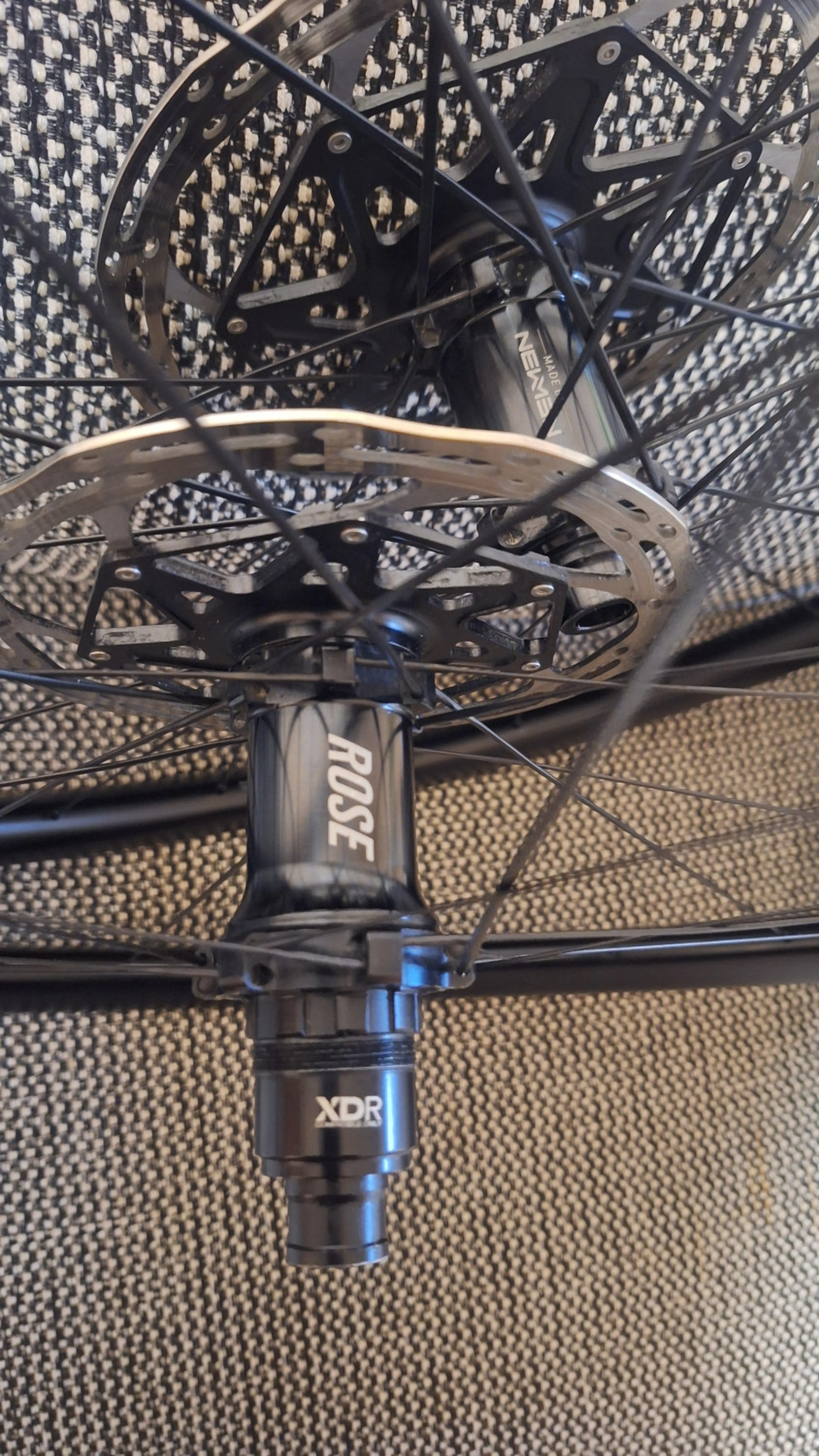 4. Roti gravel, cursiera, cyclocross Rose G-Thirty Disc Light 622x25C