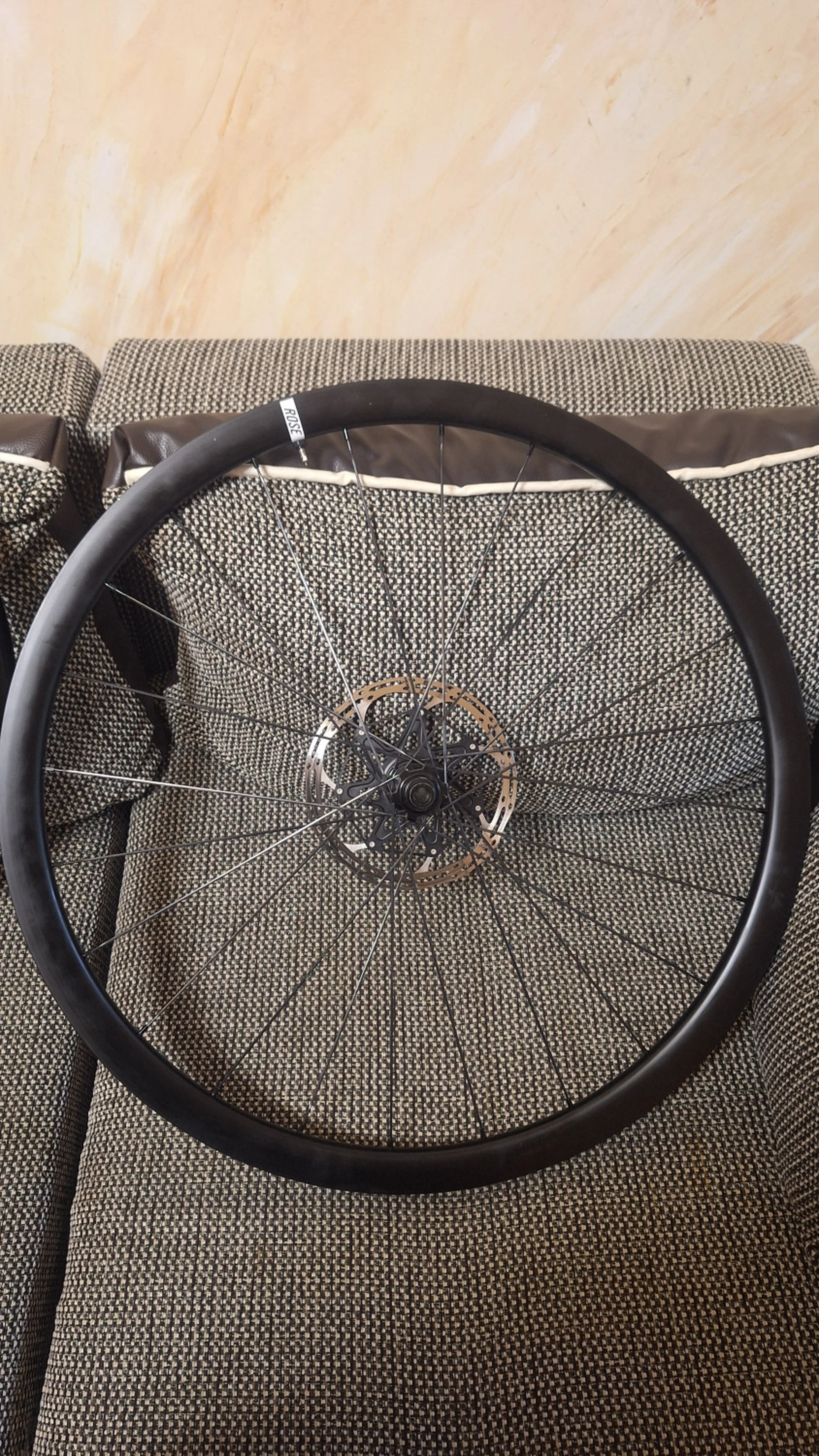 8. Roti gravel, cursiera, cyclocross Rose G-Thirty Disc Light 622x25C