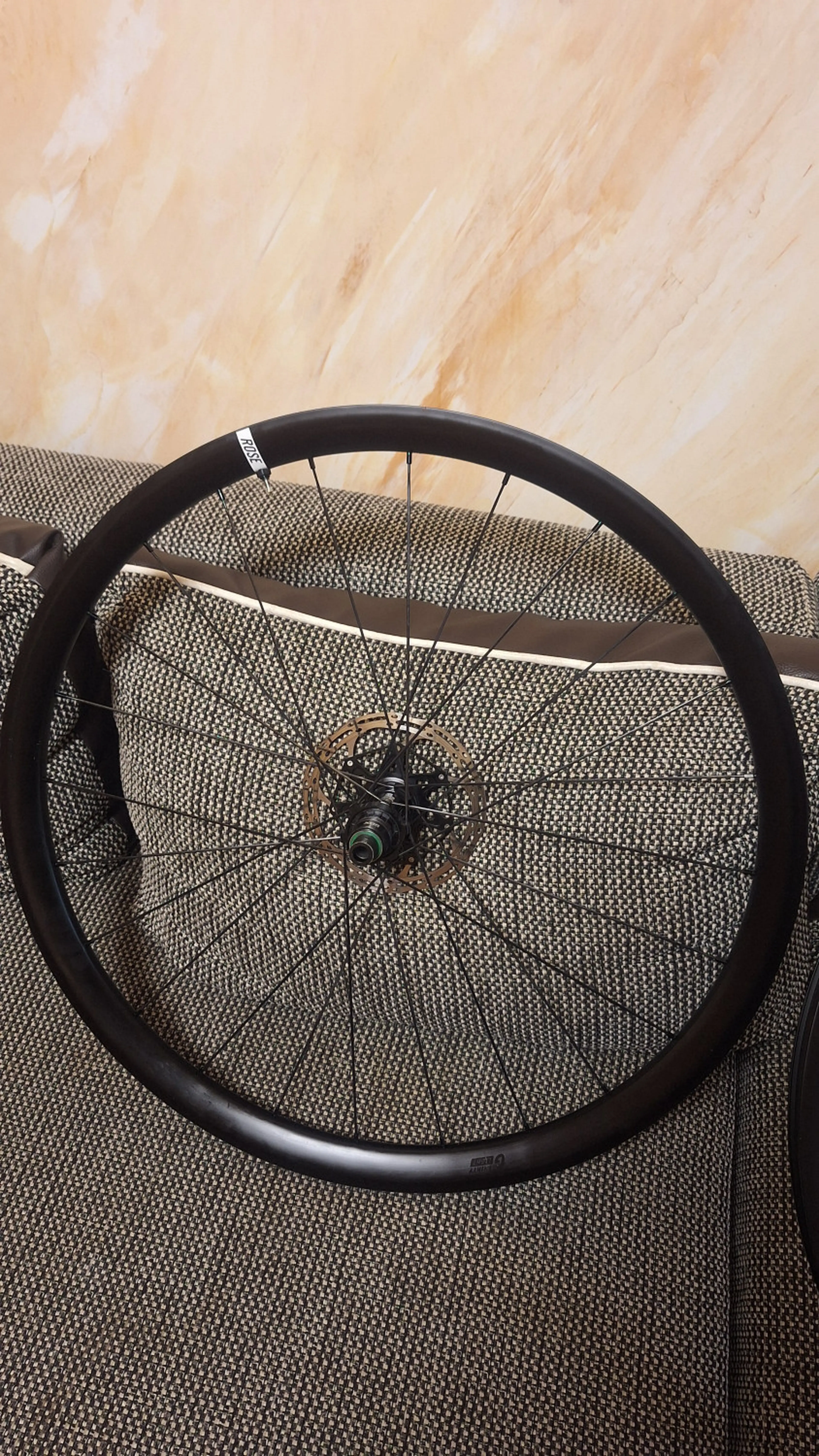 10. Roti gravel, cursiera, cyclocross Rose G-Thirty Disc Light 622x25C