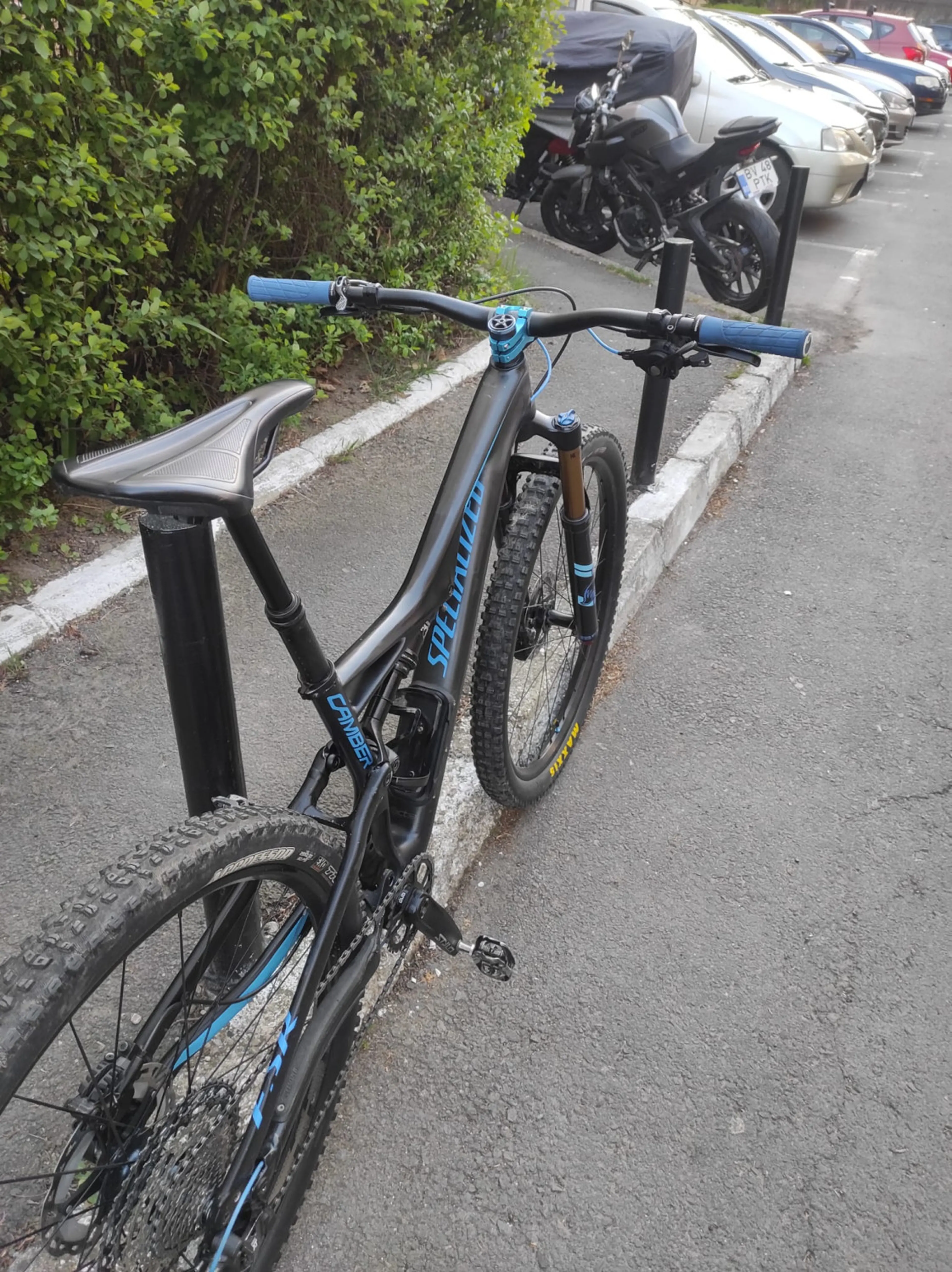7. Specialized Camber 120mm spate, 140mm fata