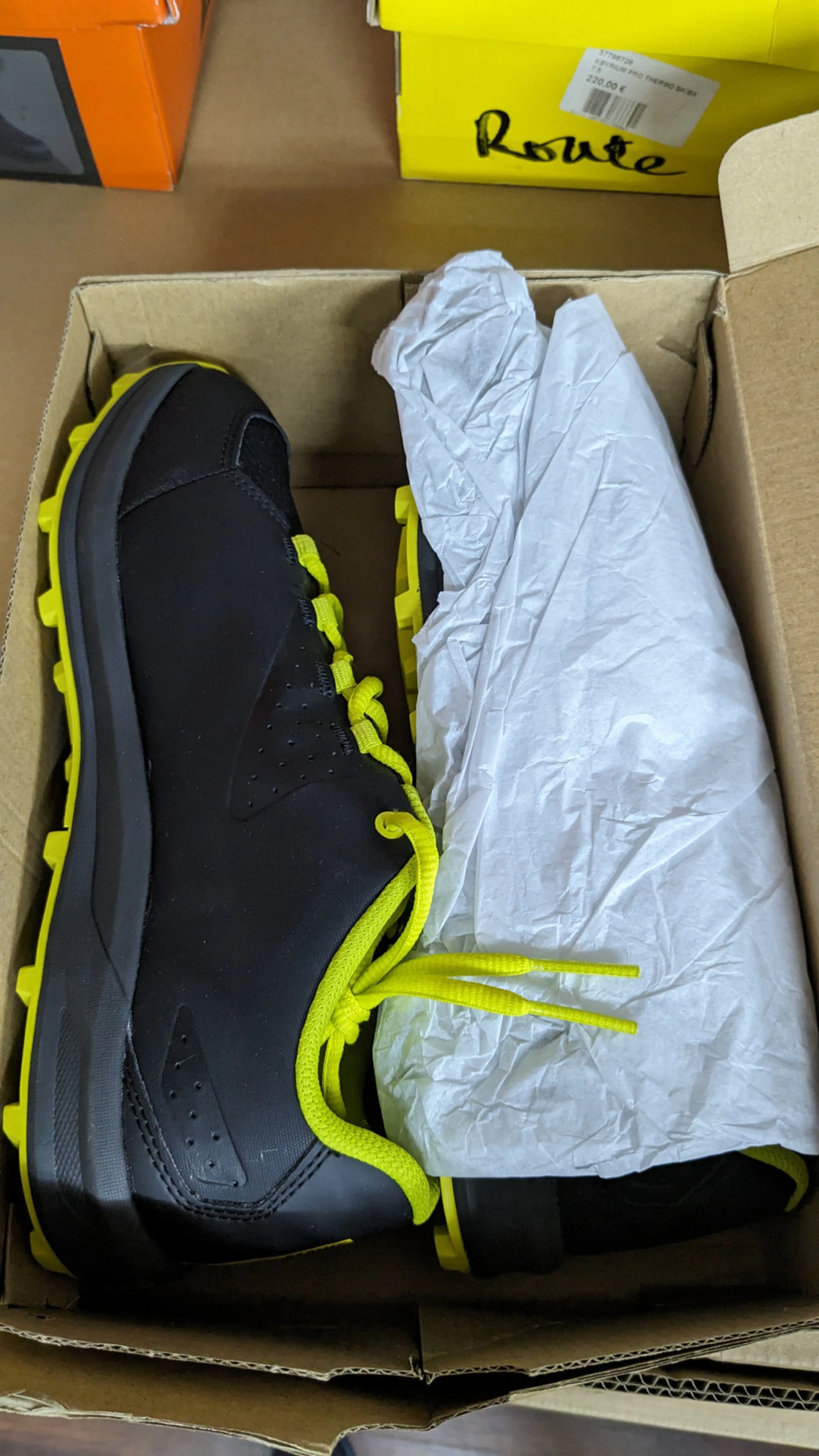 2. Pantofi Noi MTB Mavic XA Yellow