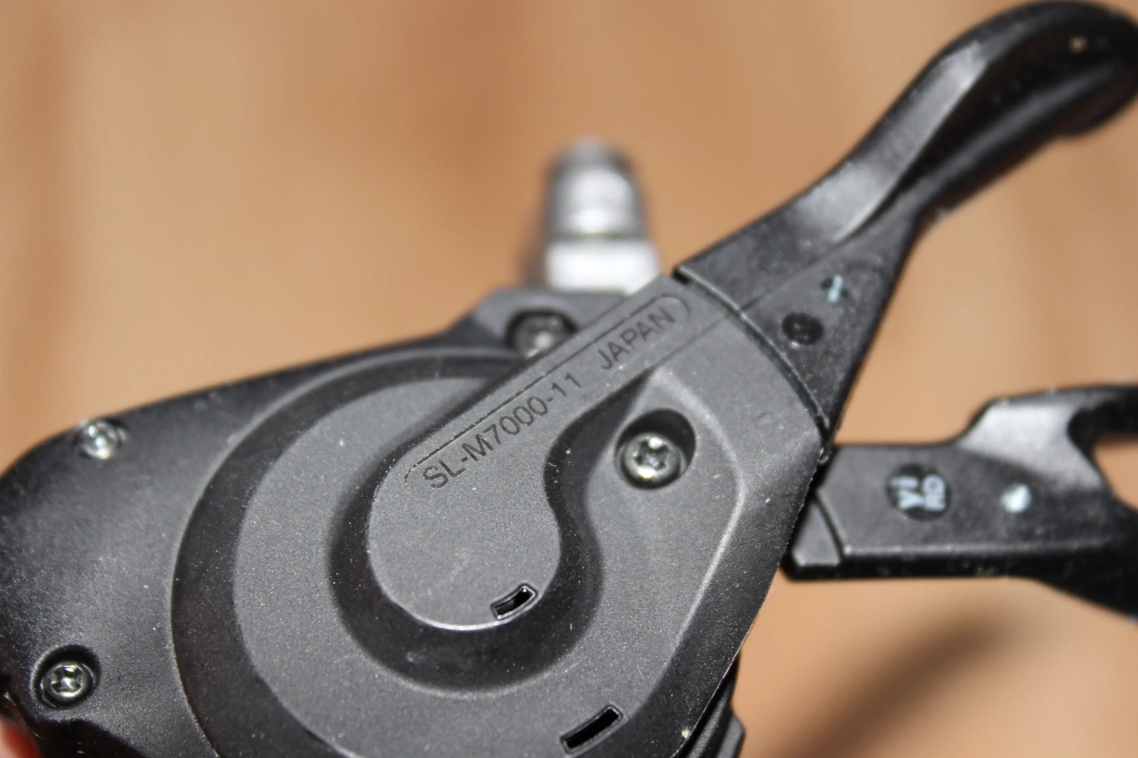 4. Shimano maneta dreapta cu colier SLX SL-M7000 11vit. + cablu si accesorii