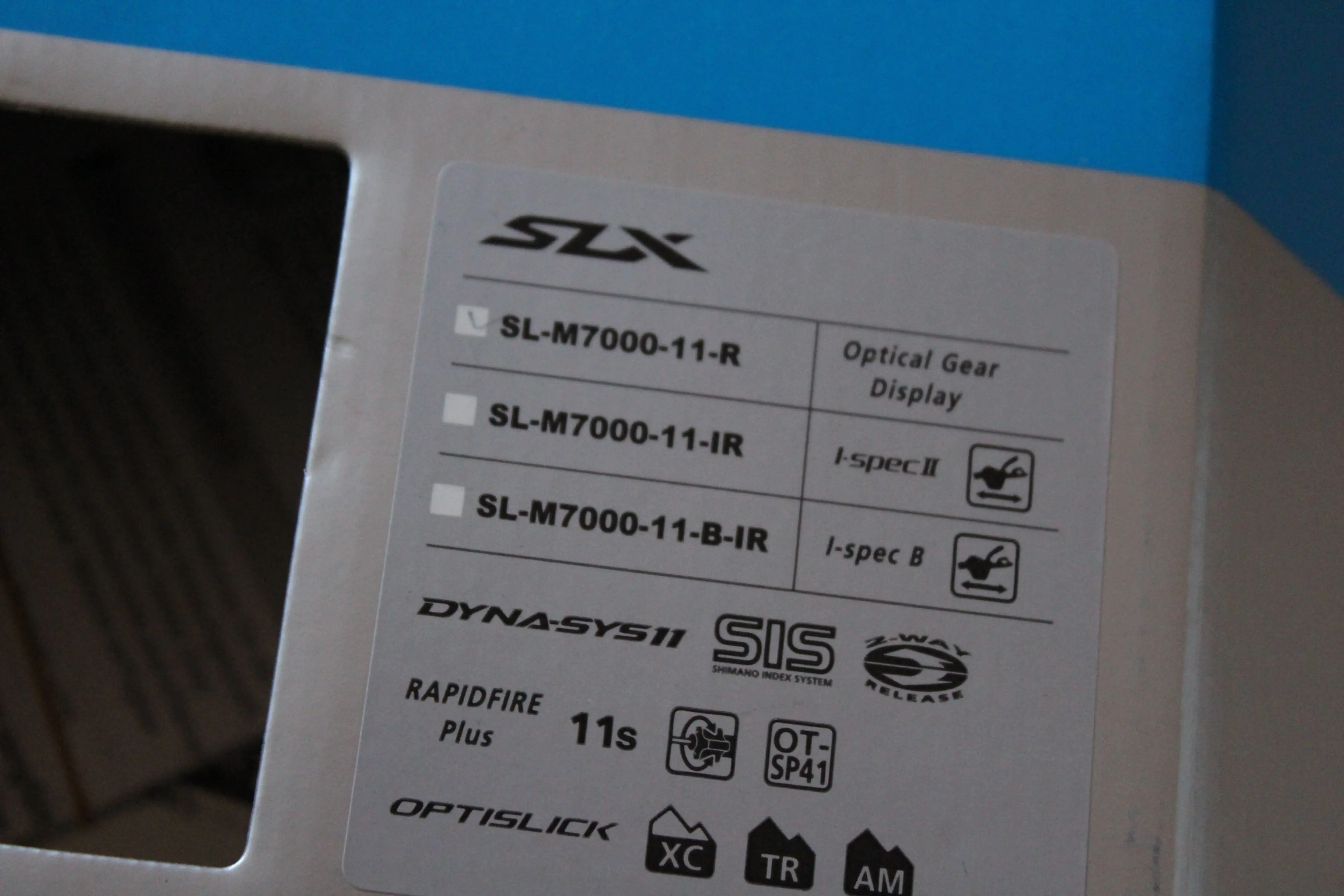 6. Shimano maneta dreapta cu colier SLX SL-M7000 11vit. + cablu si accesorii