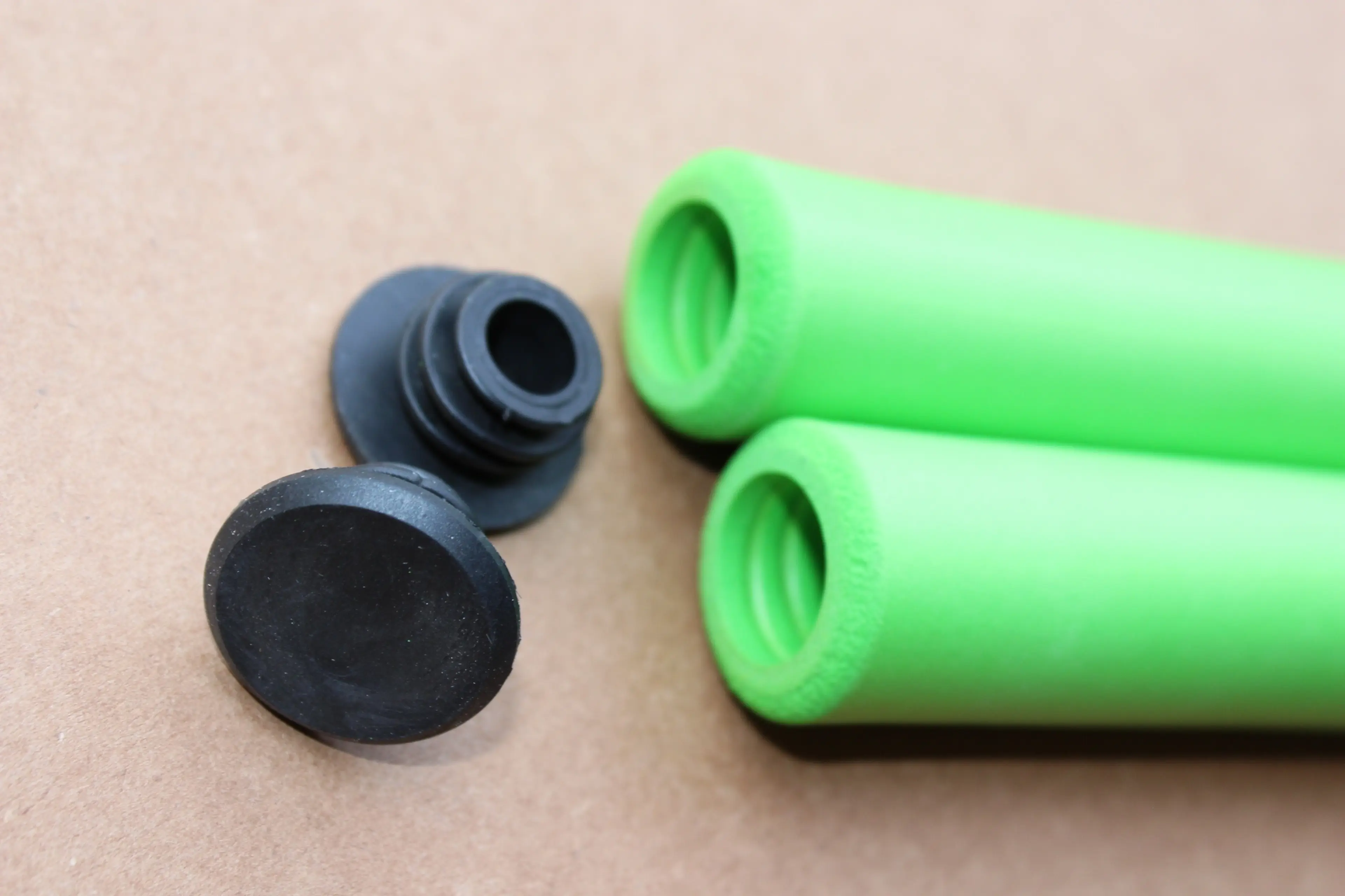 2. Silicone Racing Grips - verde