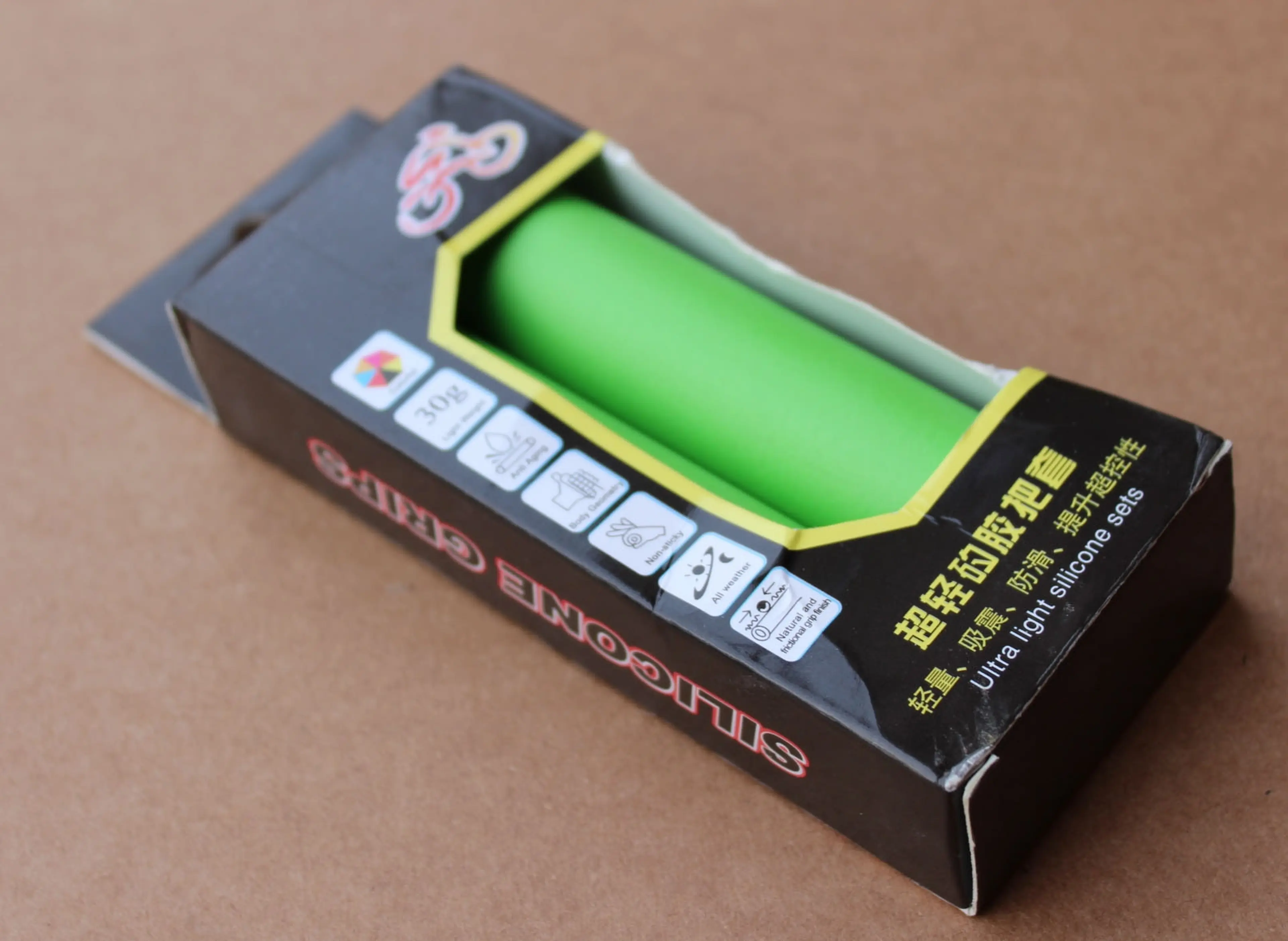 3. Silicone Racing Grips - verde