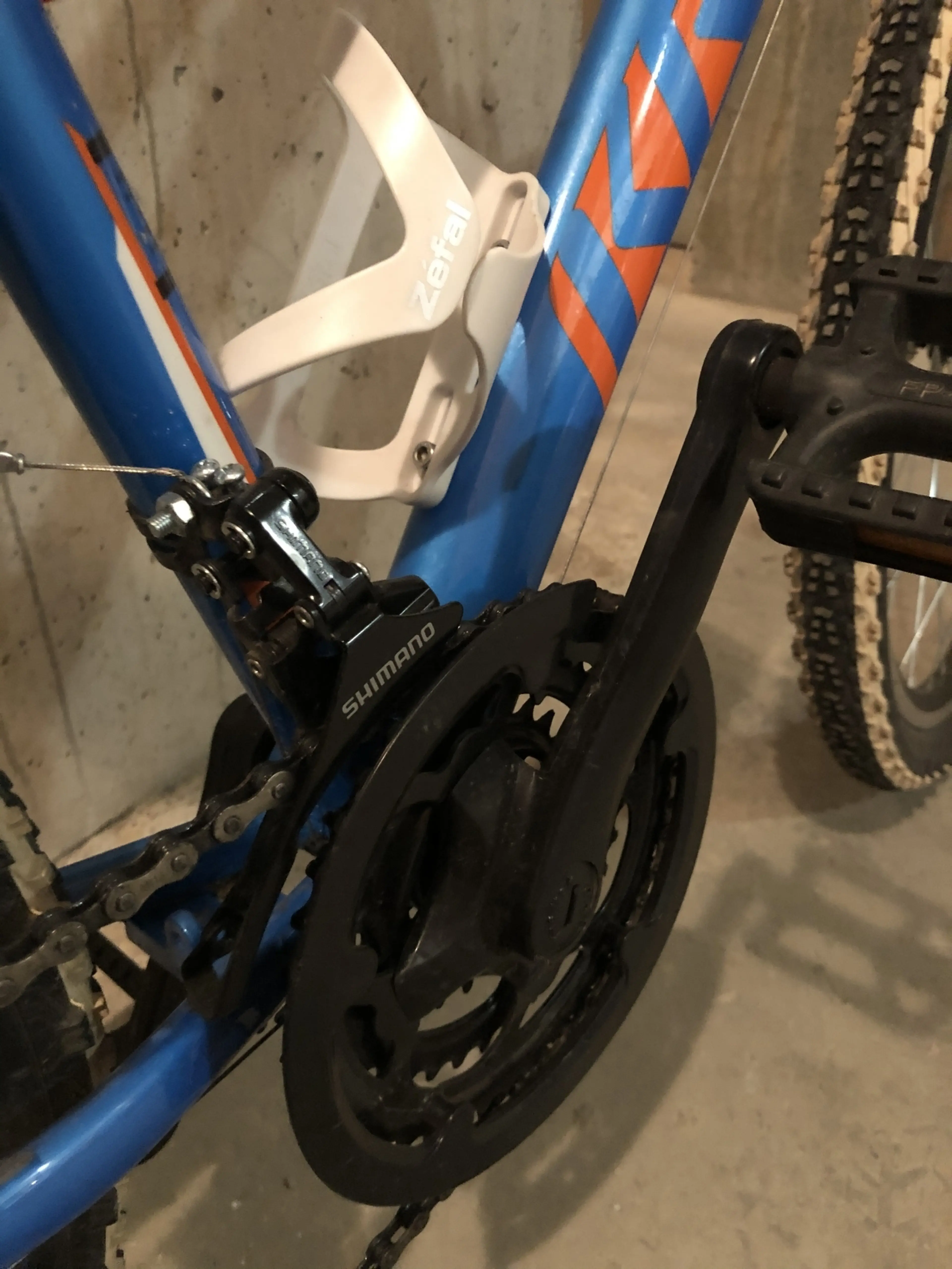 2. Bicicleta 24” Kross Hexagon Junior