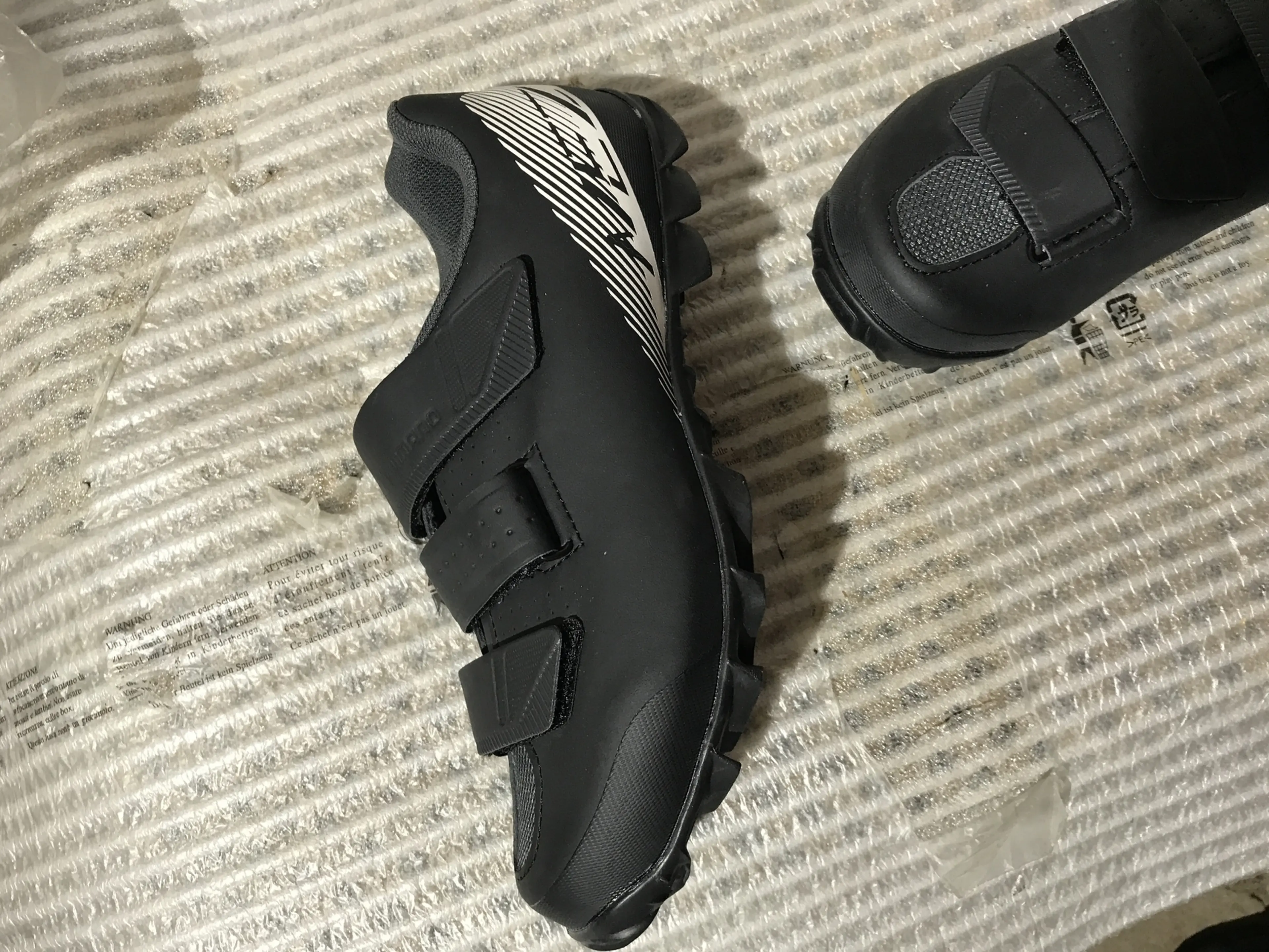 2. Pantofi Shimano marimea 38 -Noi