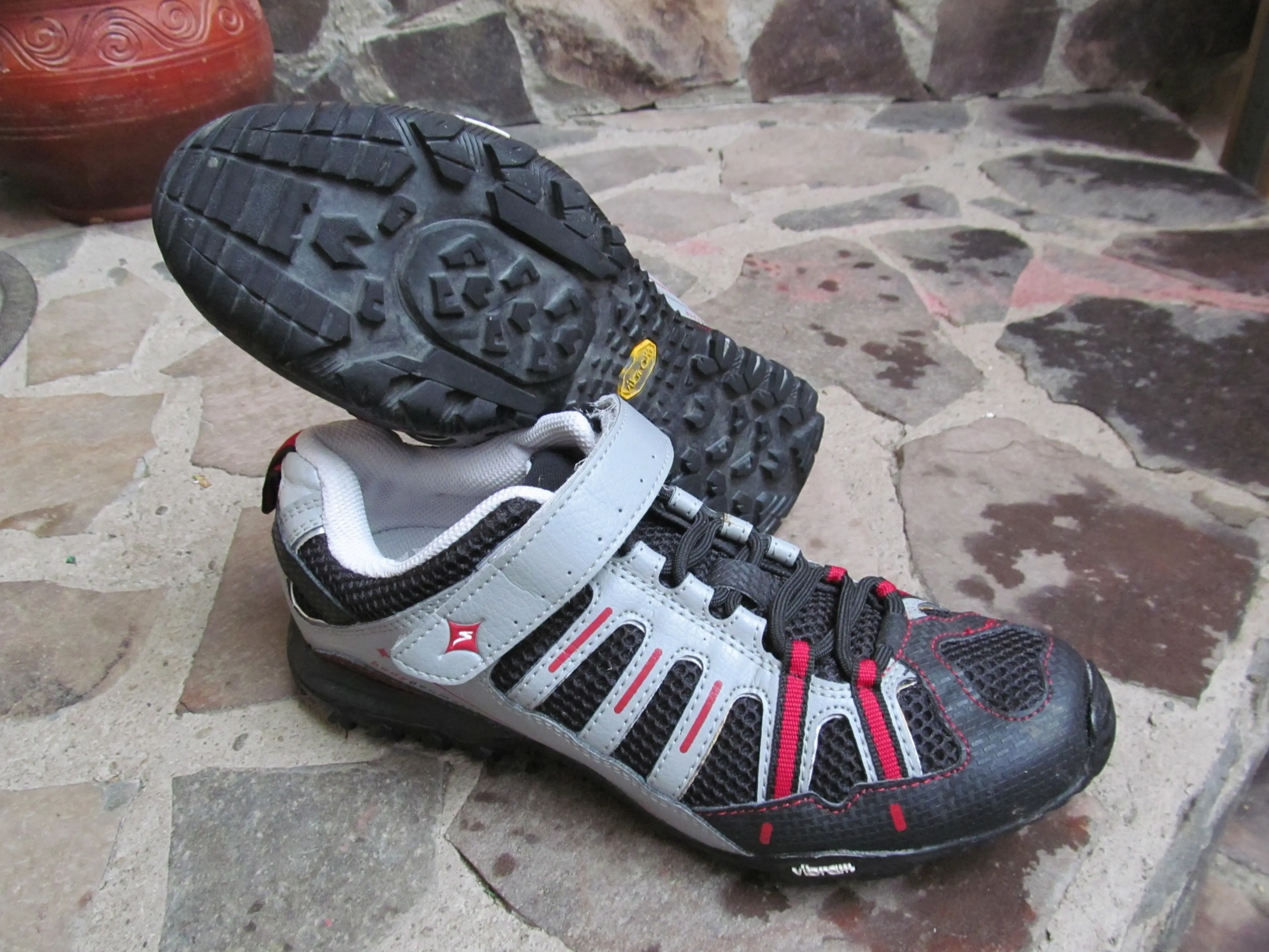 1. Pantofi Specialized Tahoe nr 39, 25 cm