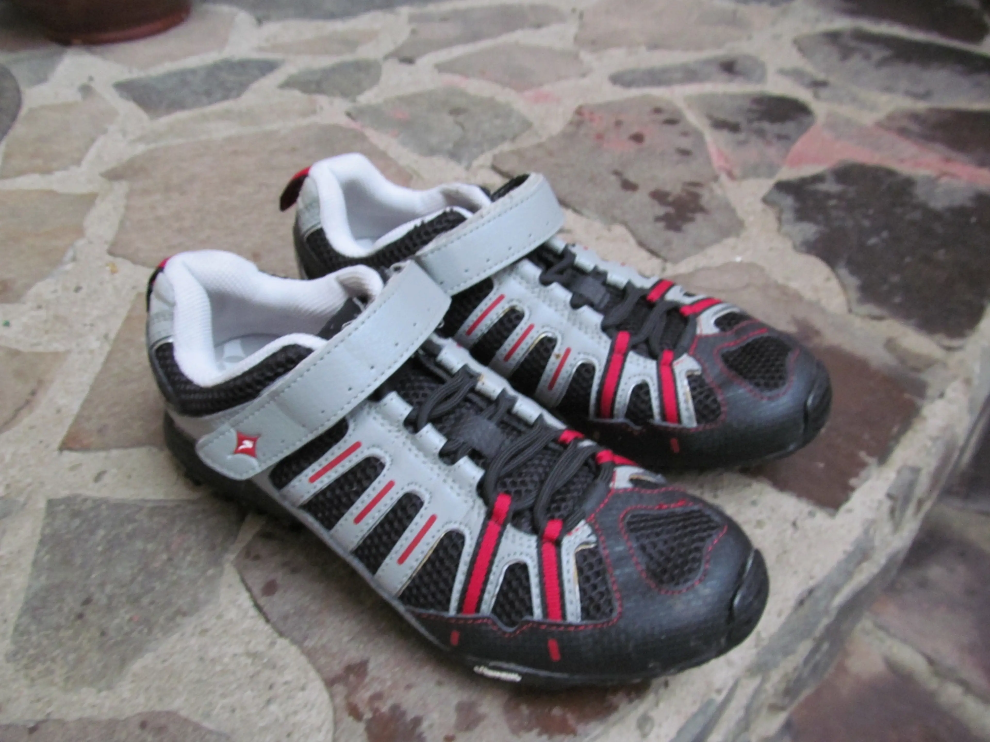 2. Pantofi Specialized Tahoe nr 39, 25 cm