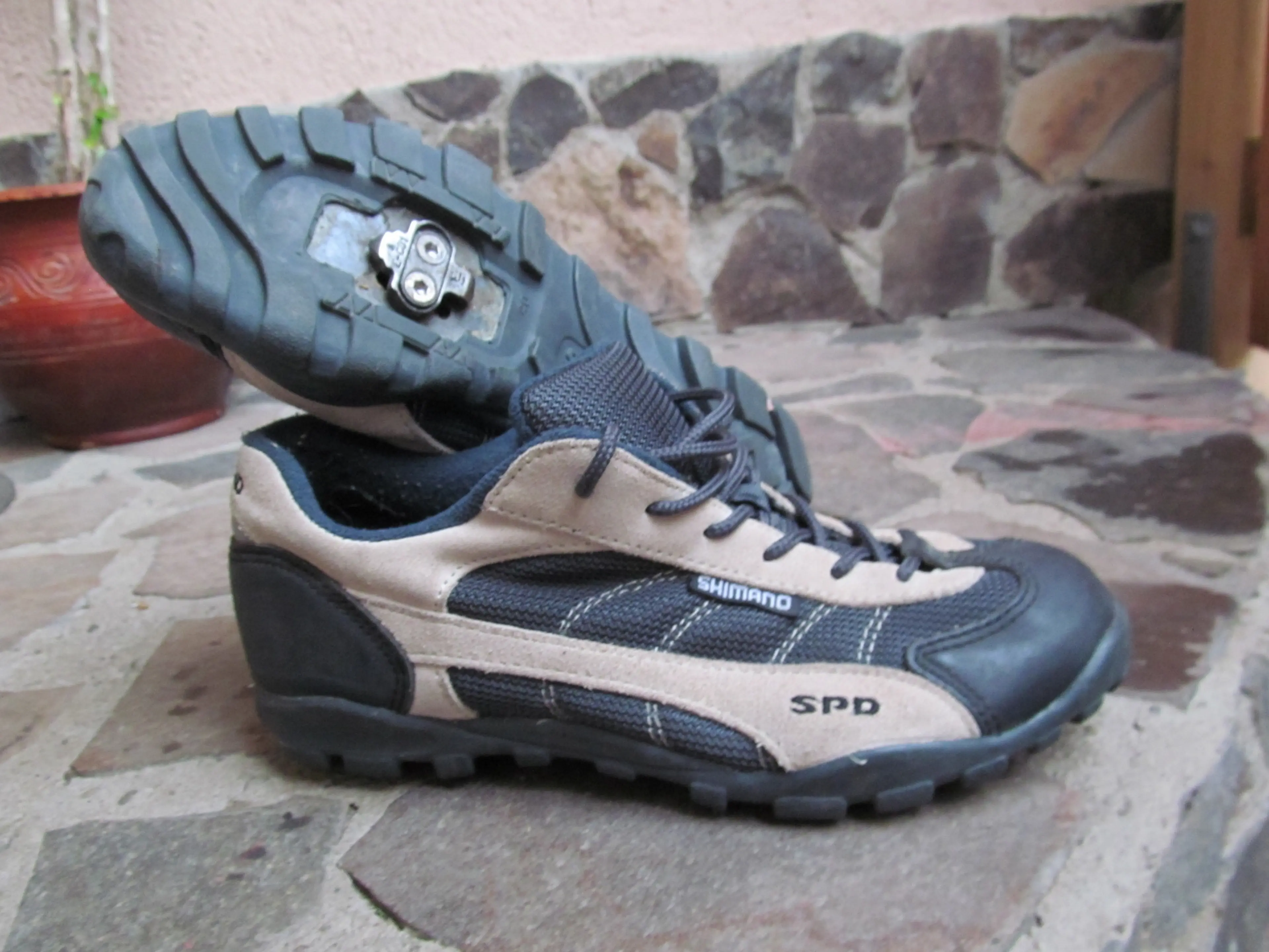 1. Pantofi Shimano SH-M020 nr 40, 25 cm