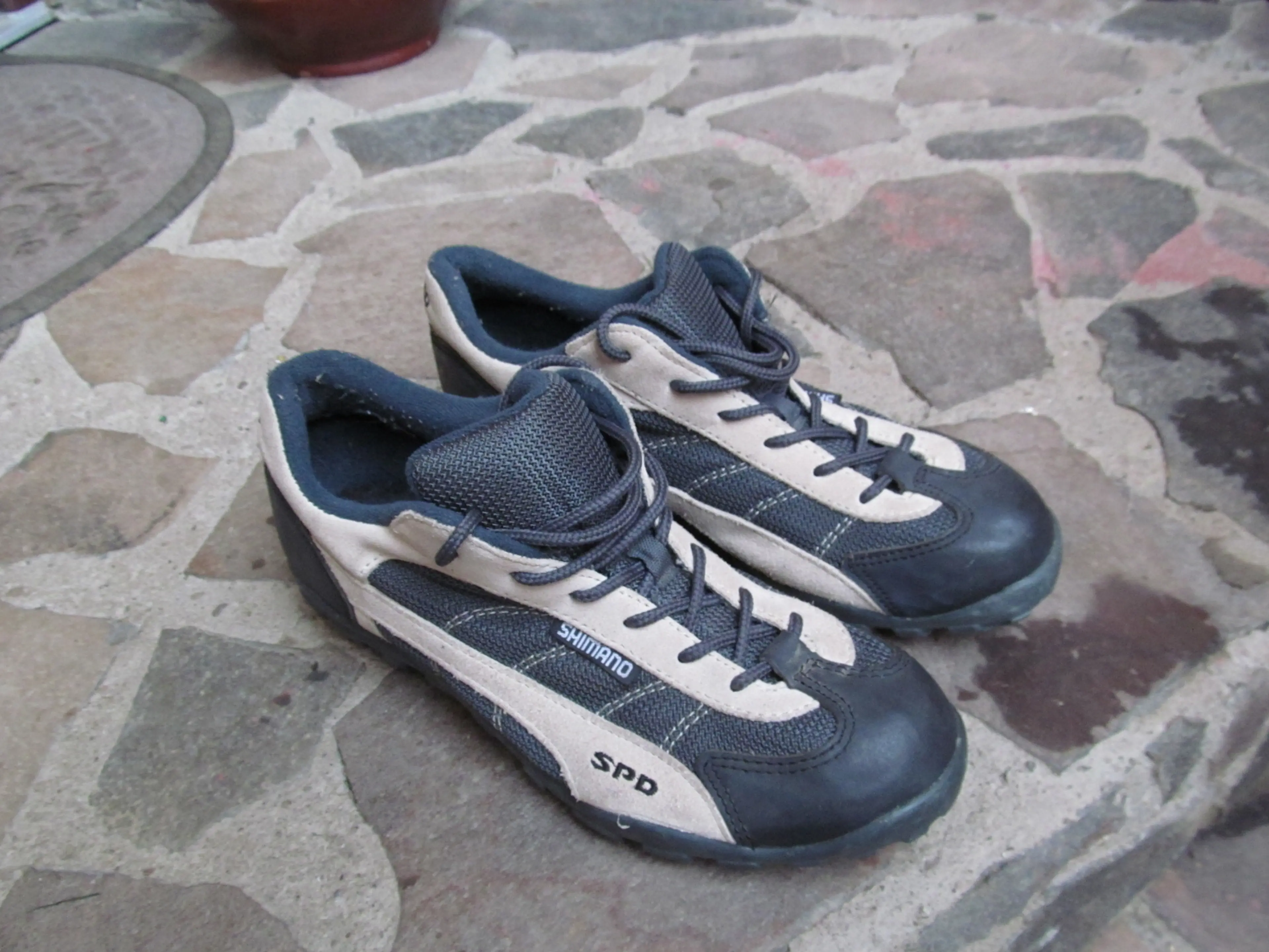 2. Pantofi Shimano SH-M020 nr 40, 25 cm