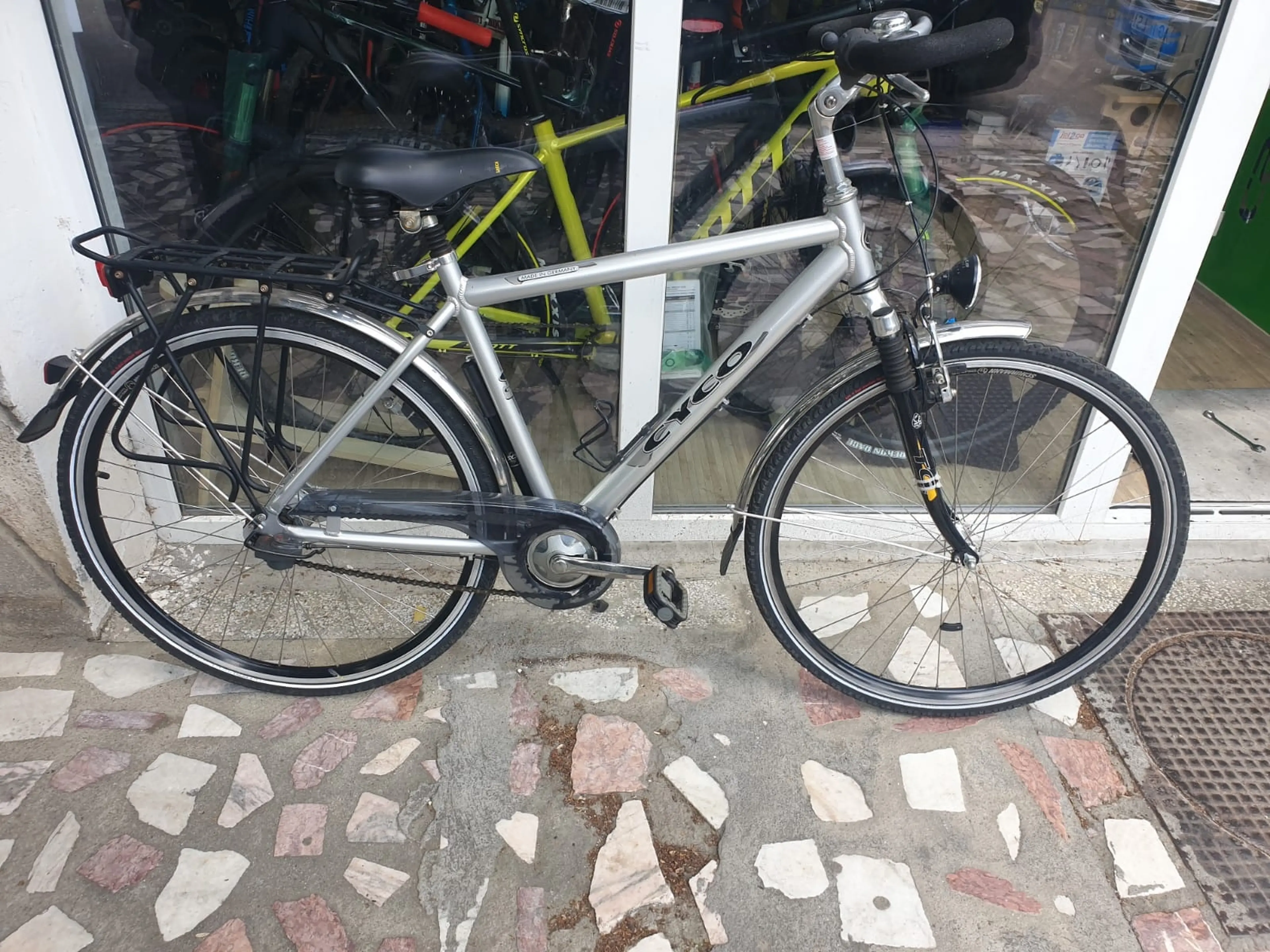 2. Vând bicicleta Cyco