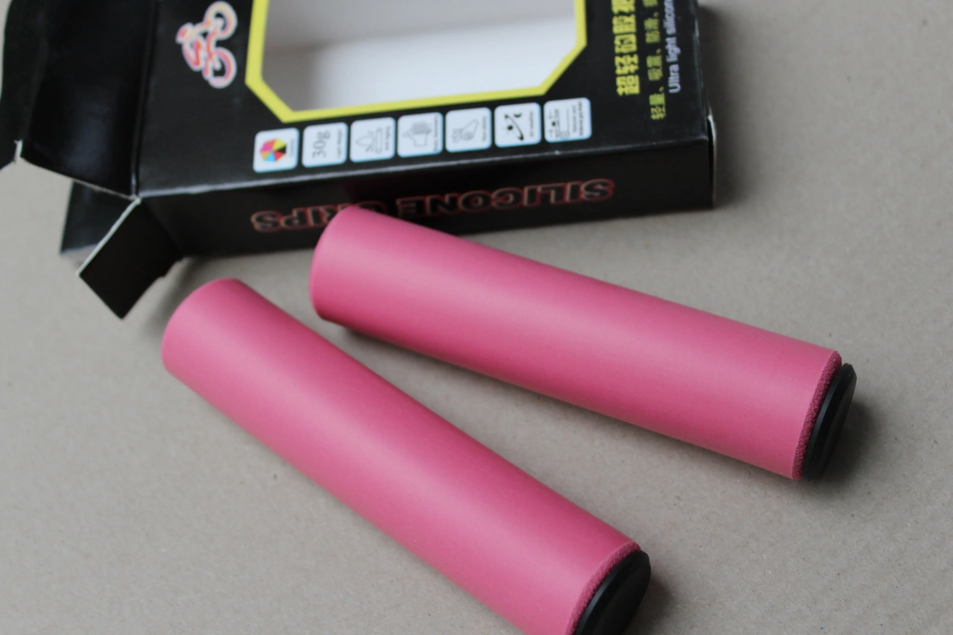 2. Silicone Racing Grips - roz