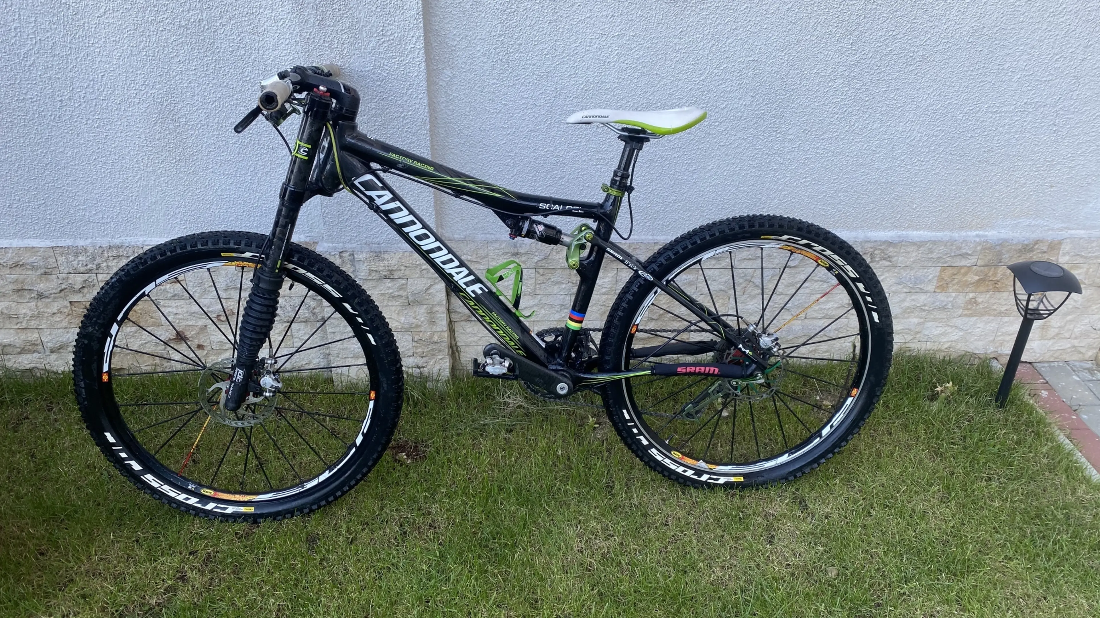 1. ***Cannondale Scalpel cross country,full suspension cadru carbon