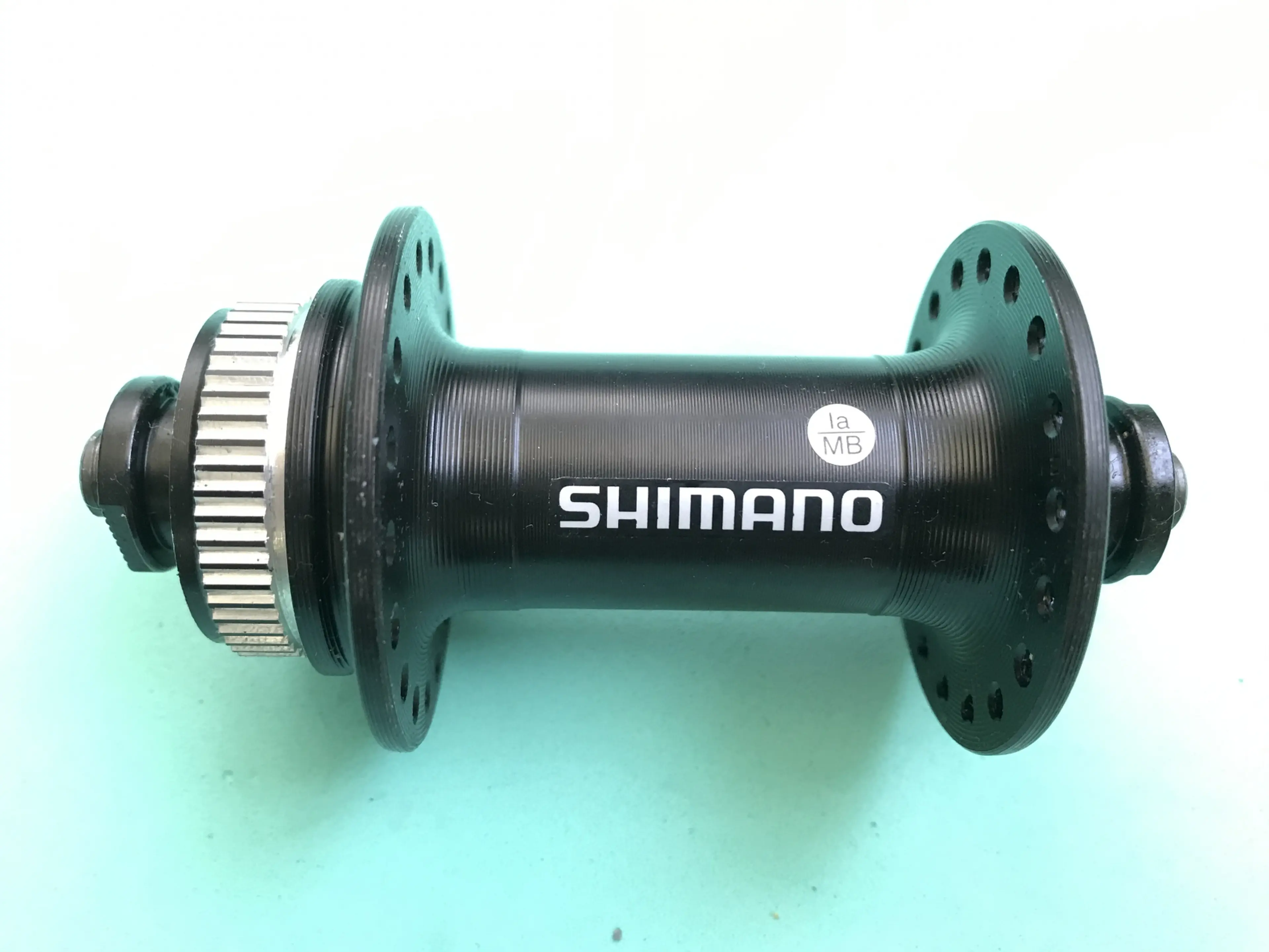 1. Butuc fata Shimano HB-RM35
