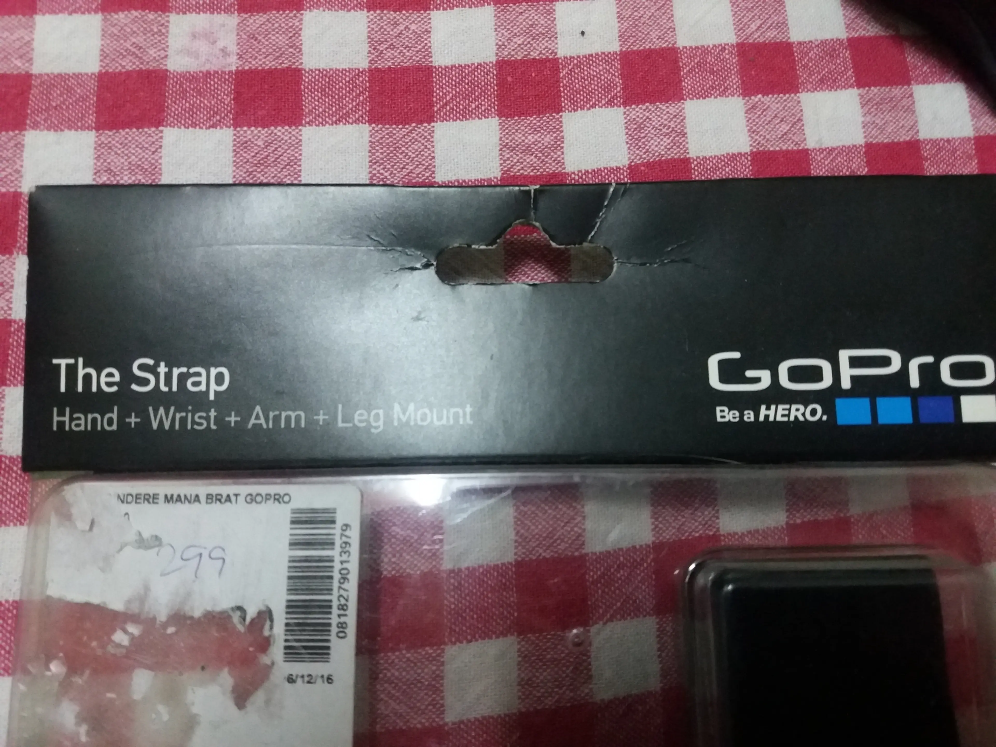 2. GoPro - The Strap Hand+Wrist+Arm+Leg Mount - bratara mana/picior 360°