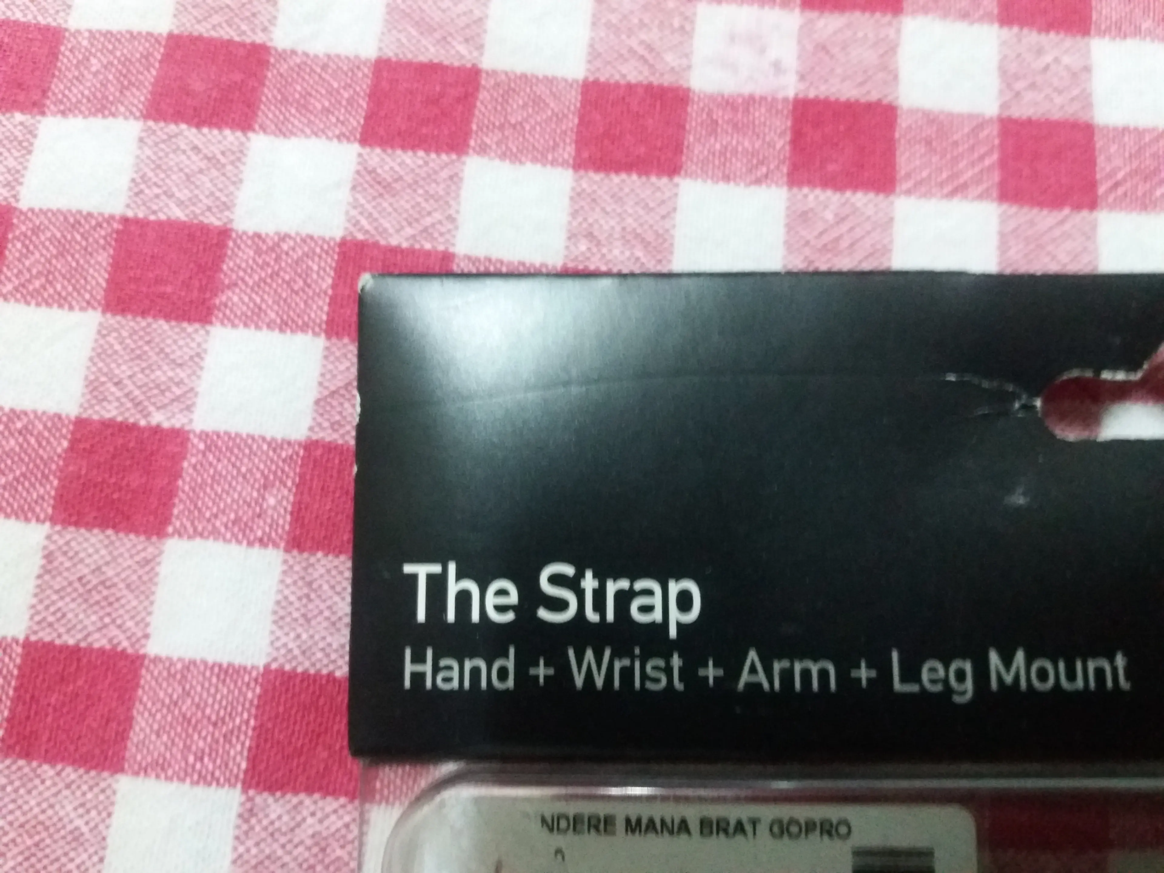 8. GoPro - The Strap Hand+Wrist+Arm+Leg Mount - bratara mana/picior 360°