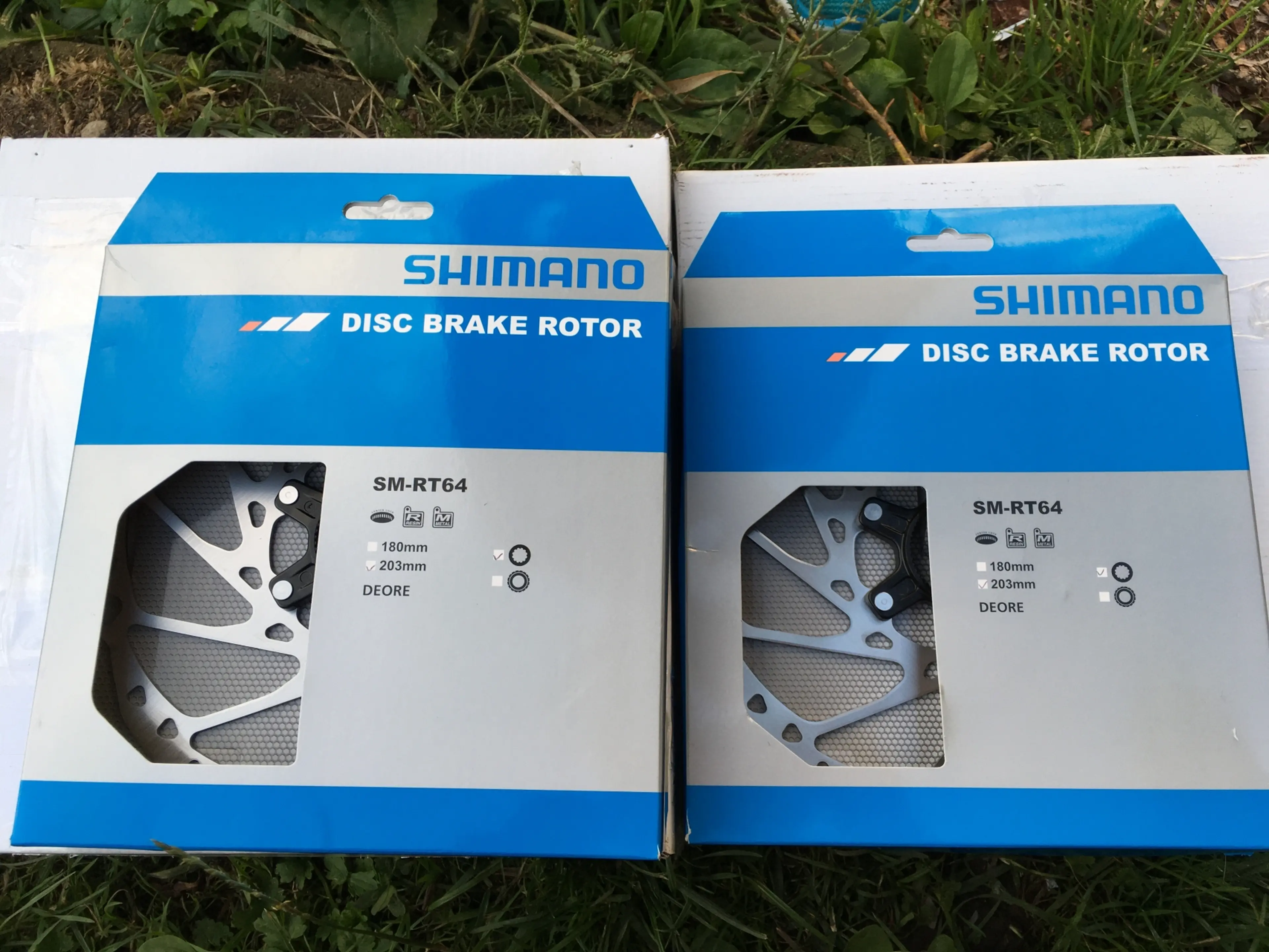 3. Shimano SM-RT64 Deore disc center lock 203mm