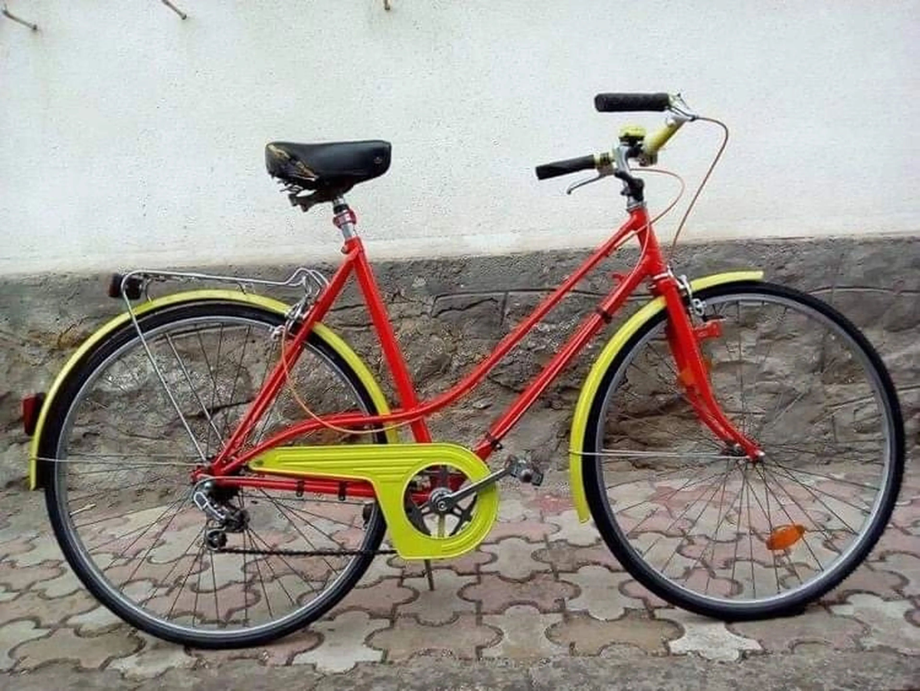 1. Bicicleta de femei