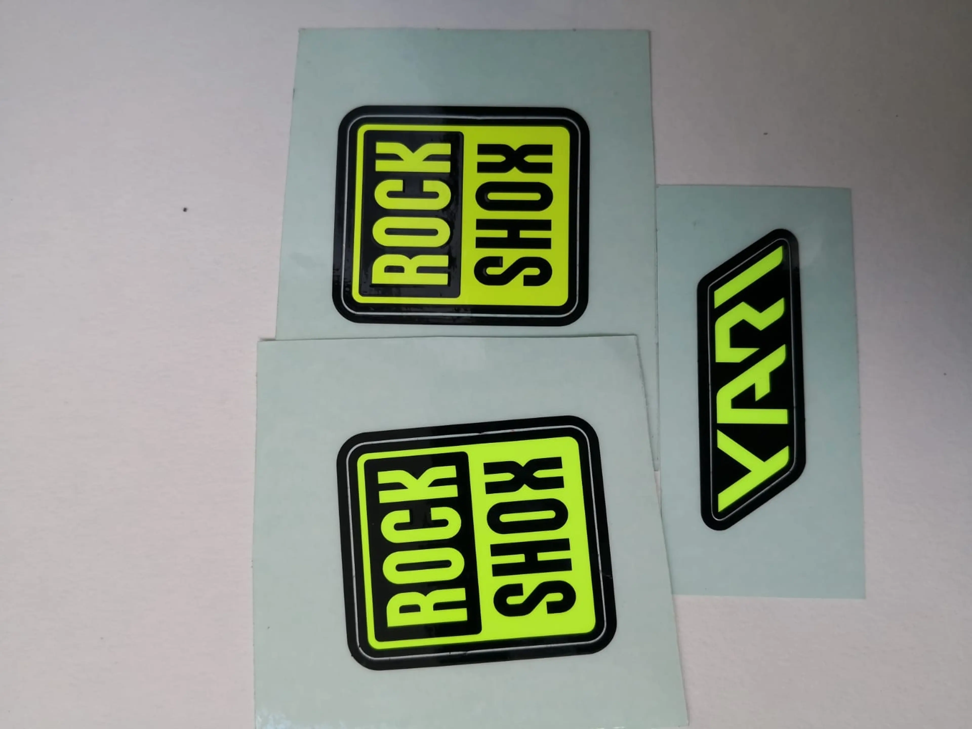 1. SET 2  Stickere / abtibilduri  ROCK SHOX  ORIGINALE !