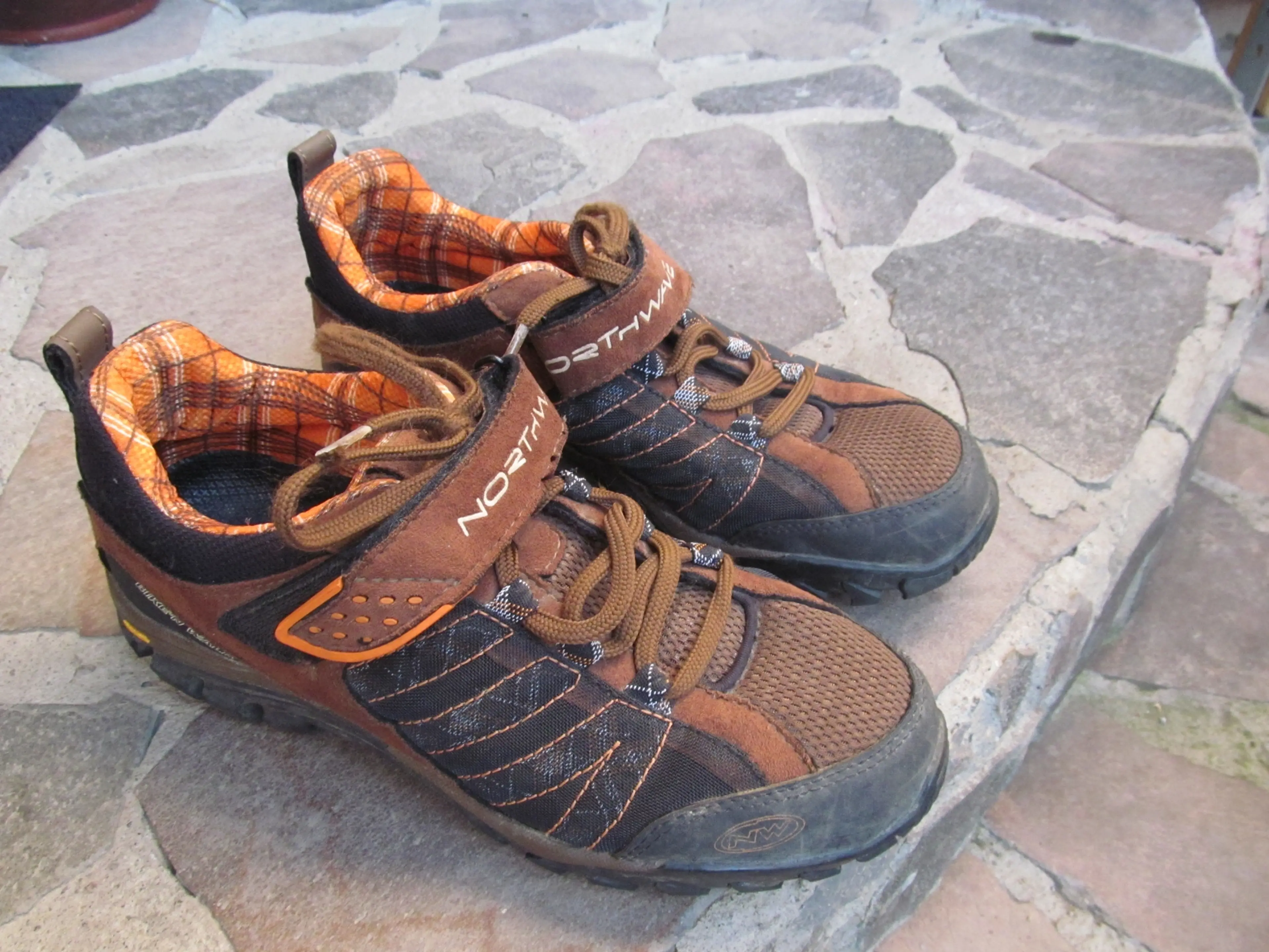 2. Pantofi northwave nr41, 27 cm