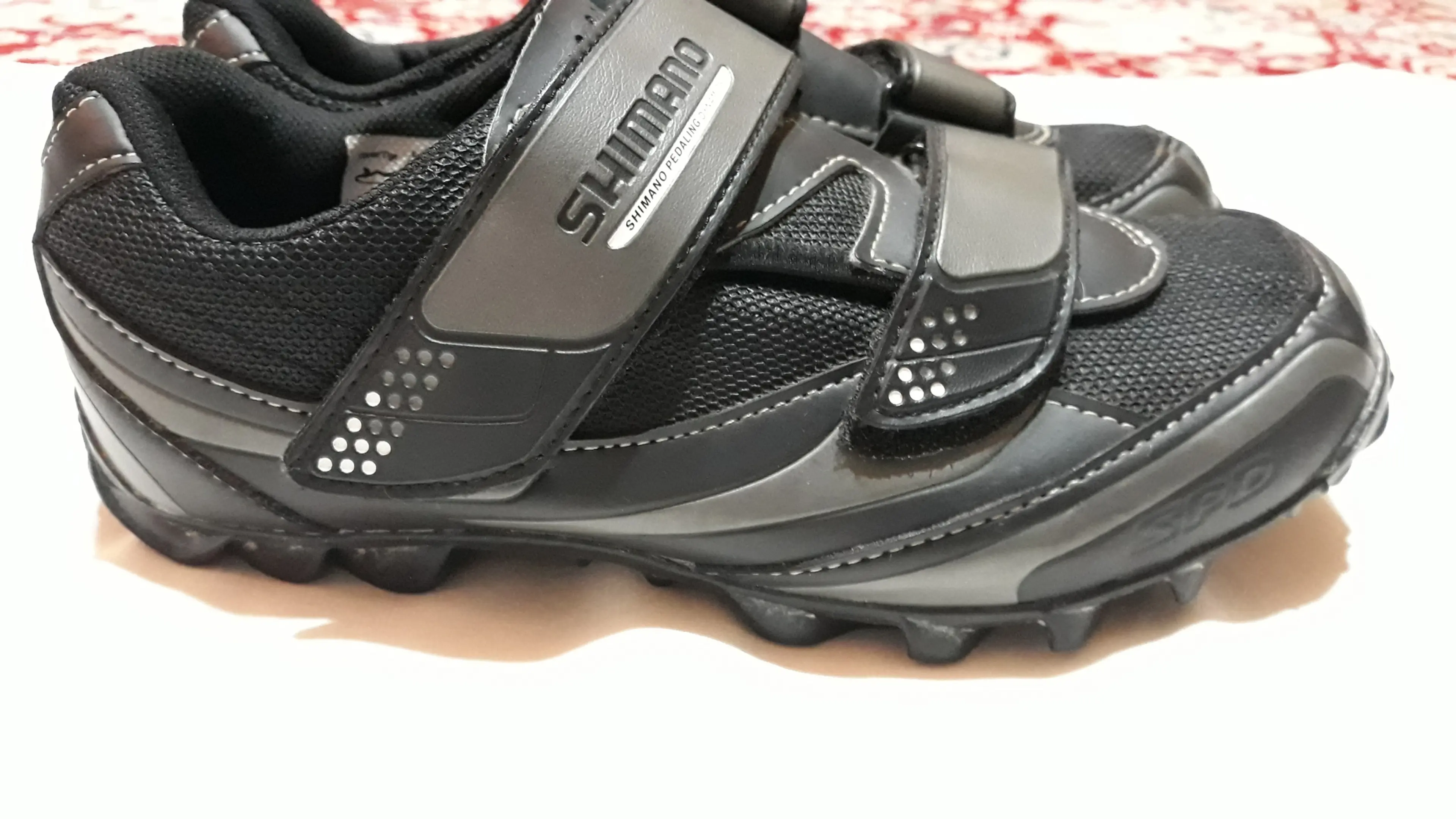 4. Pantofi Shimano SPD cu placute marimea 39