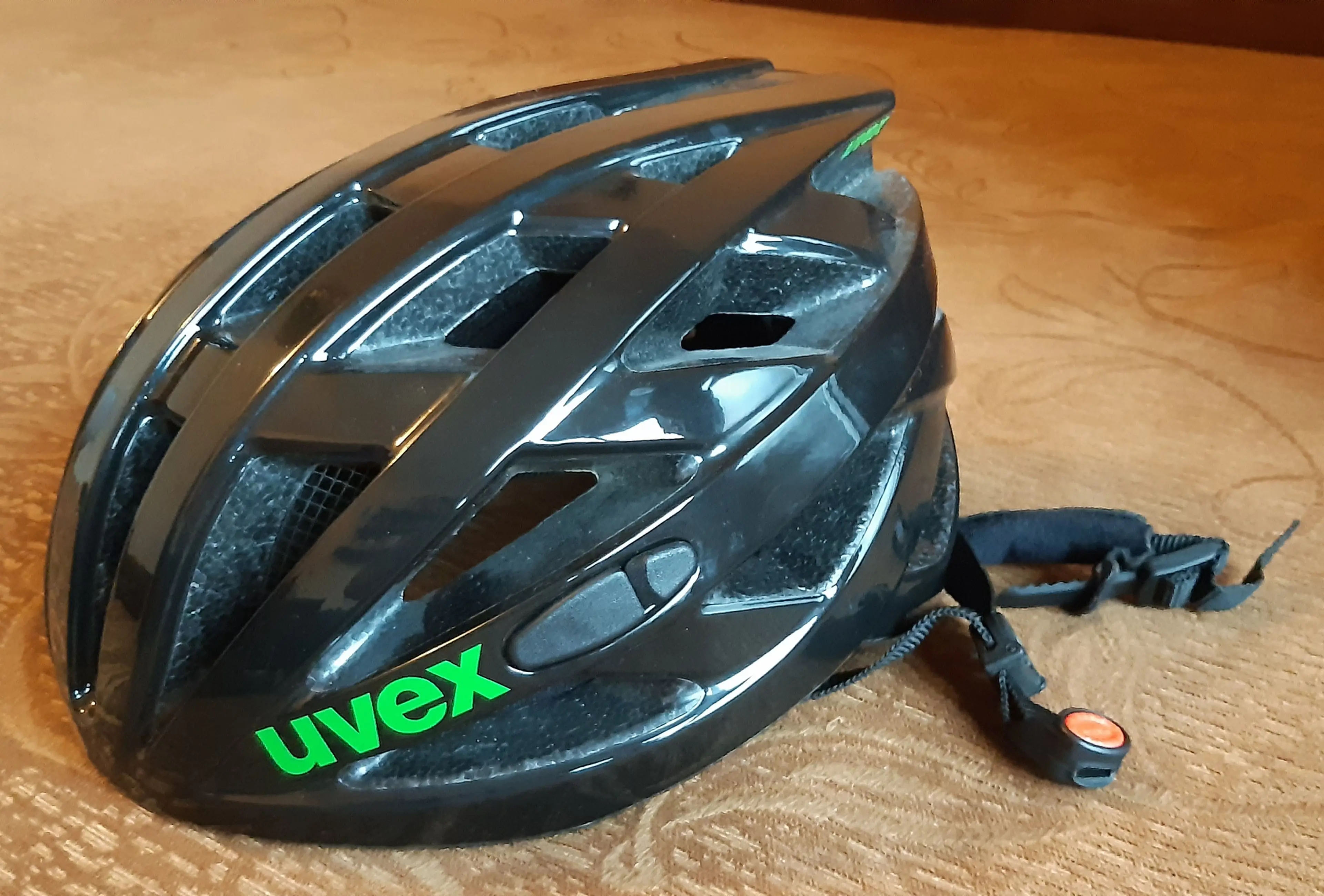 Image Vand casca ciclism sosea Uvex neagra, marime 56-60 cm