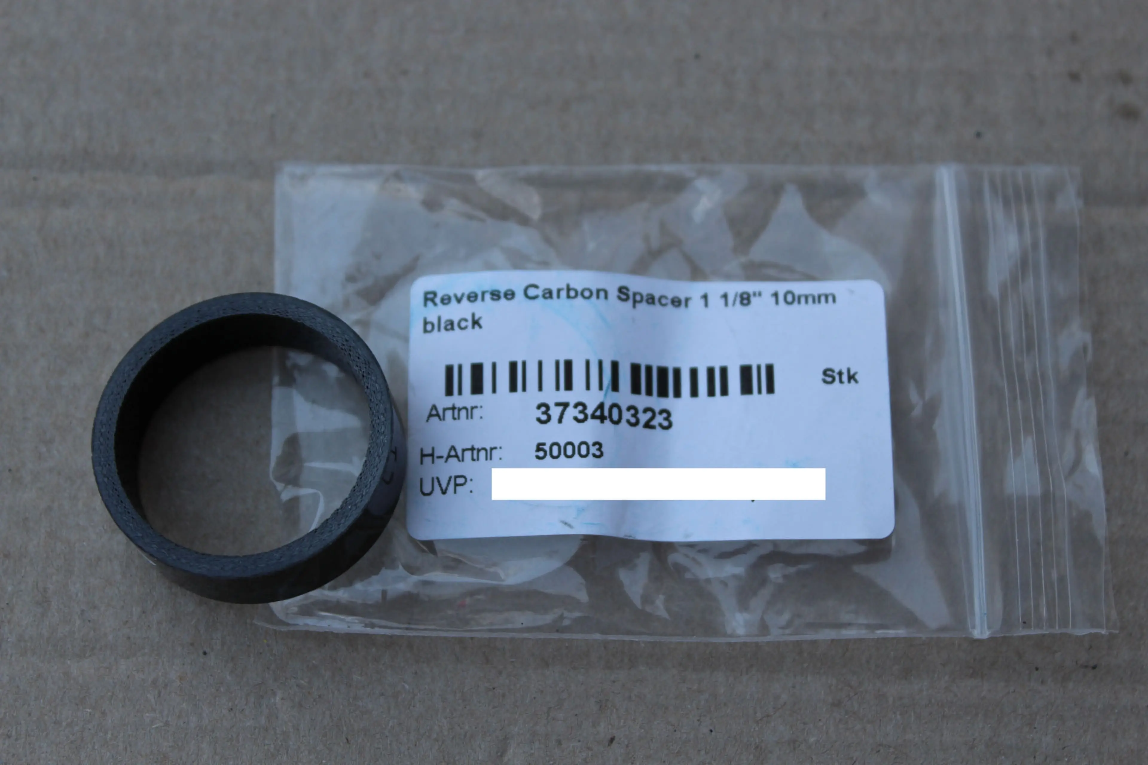 2. Reverse carbon Spacer 1.1/8" negru 10mm