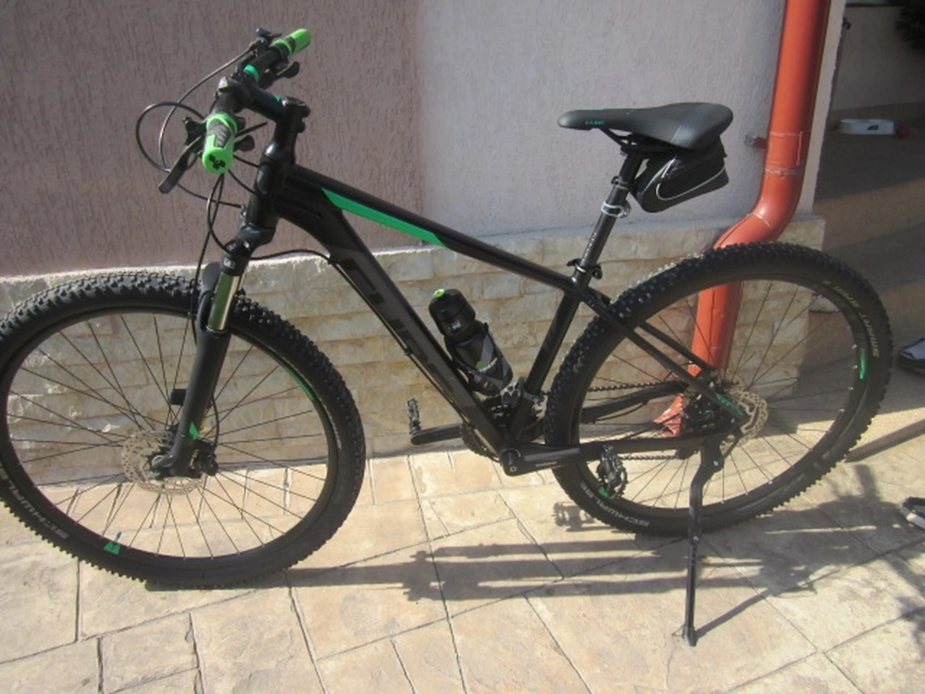 1. Bicicleta CUBE