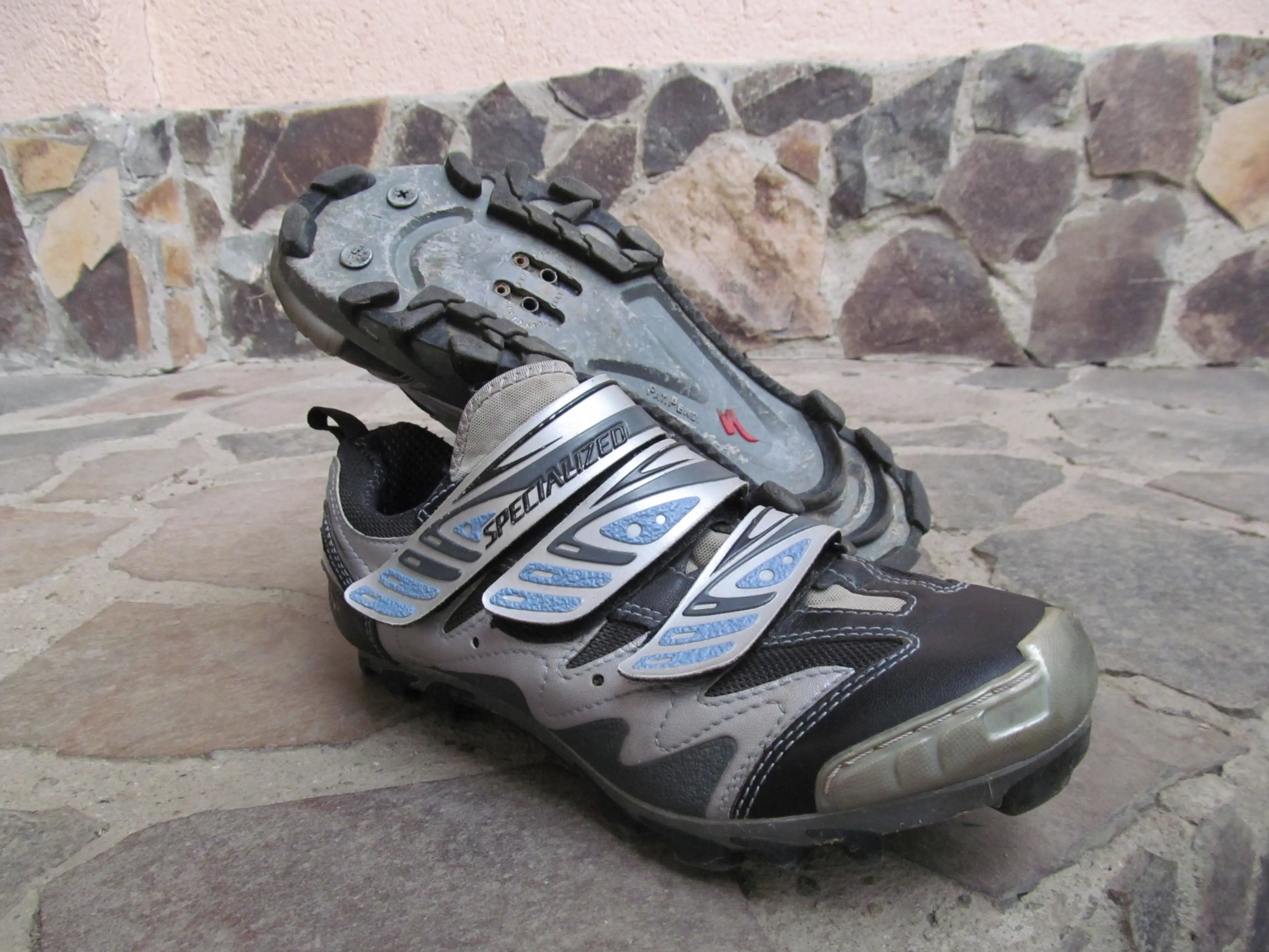 Image Pantofi Specialized nr 40, 25 cm