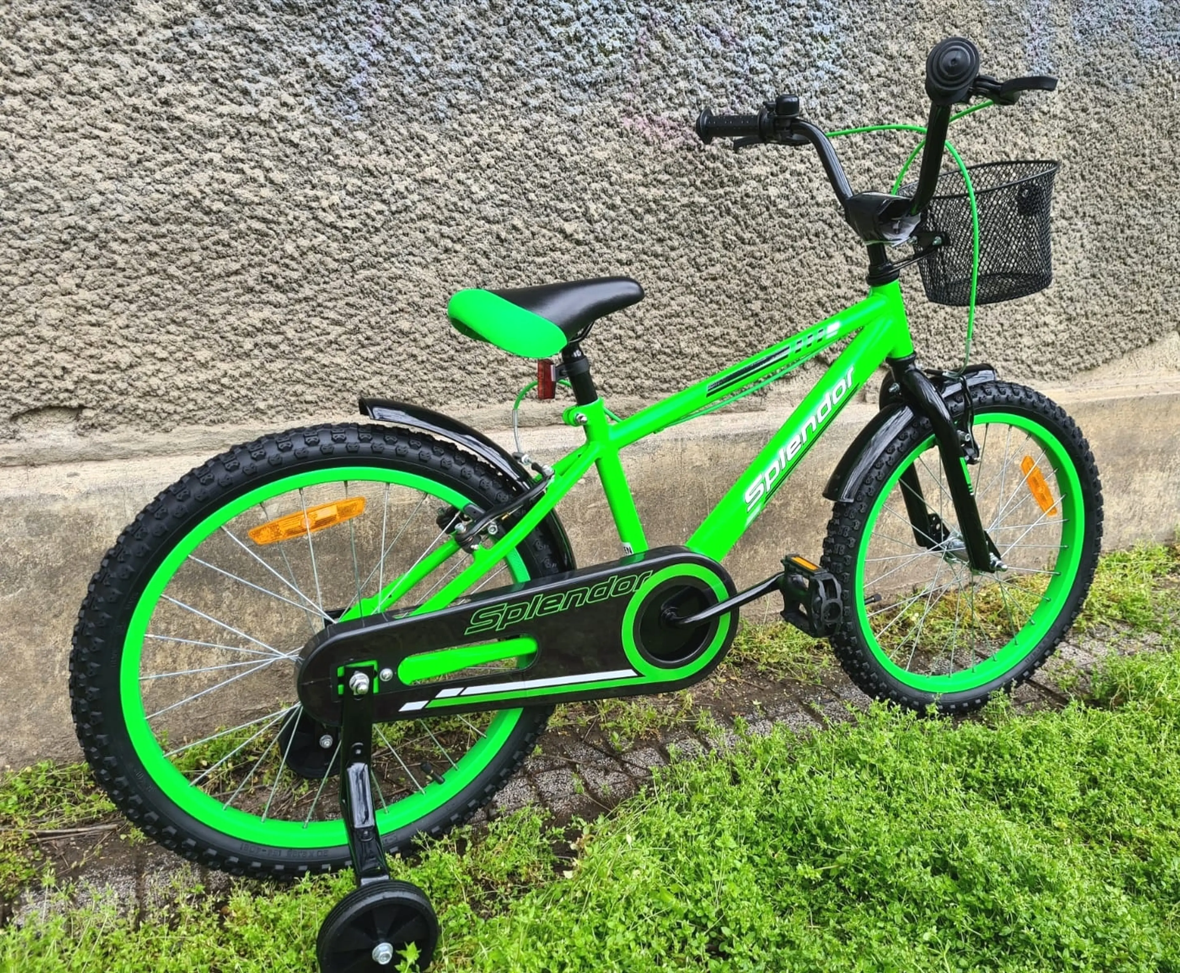1. Bicicleta Splendor 20 inch pentru copii