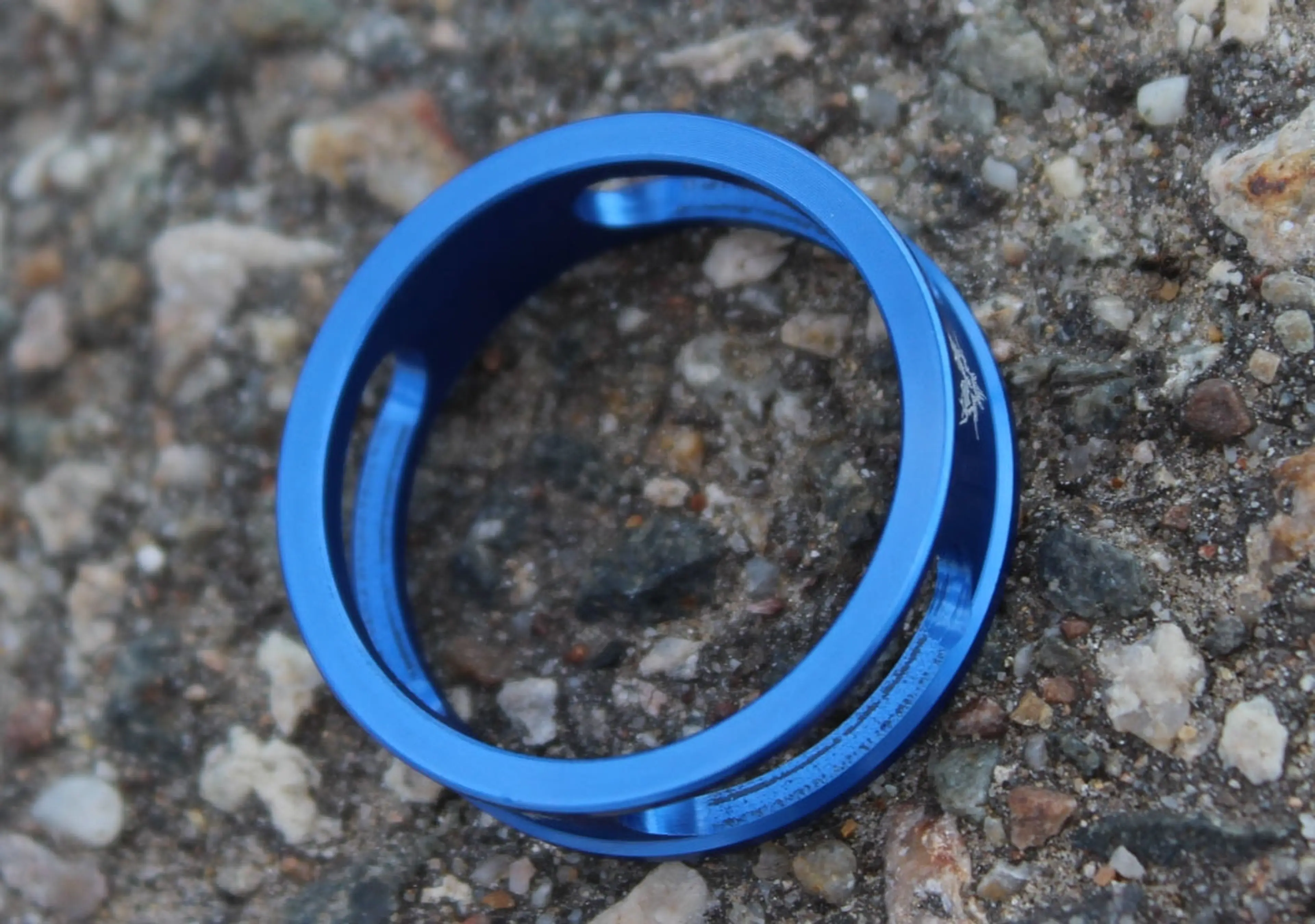 3. Spacer Risk UltraLight - aluminiu 10mm - albastru