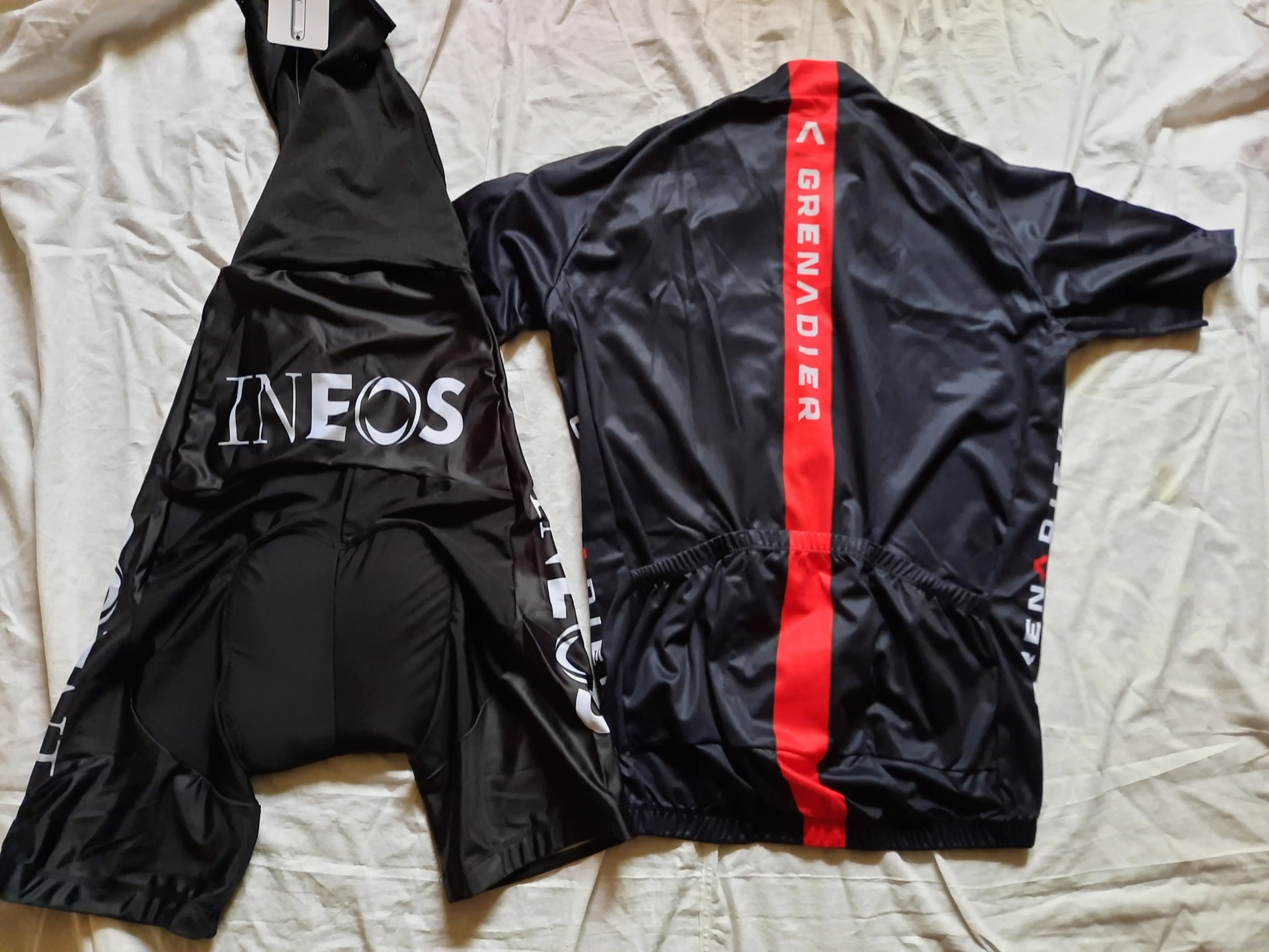 2. Echipament ciclism Ineos Grenadier 2021 set pantaloni tricou