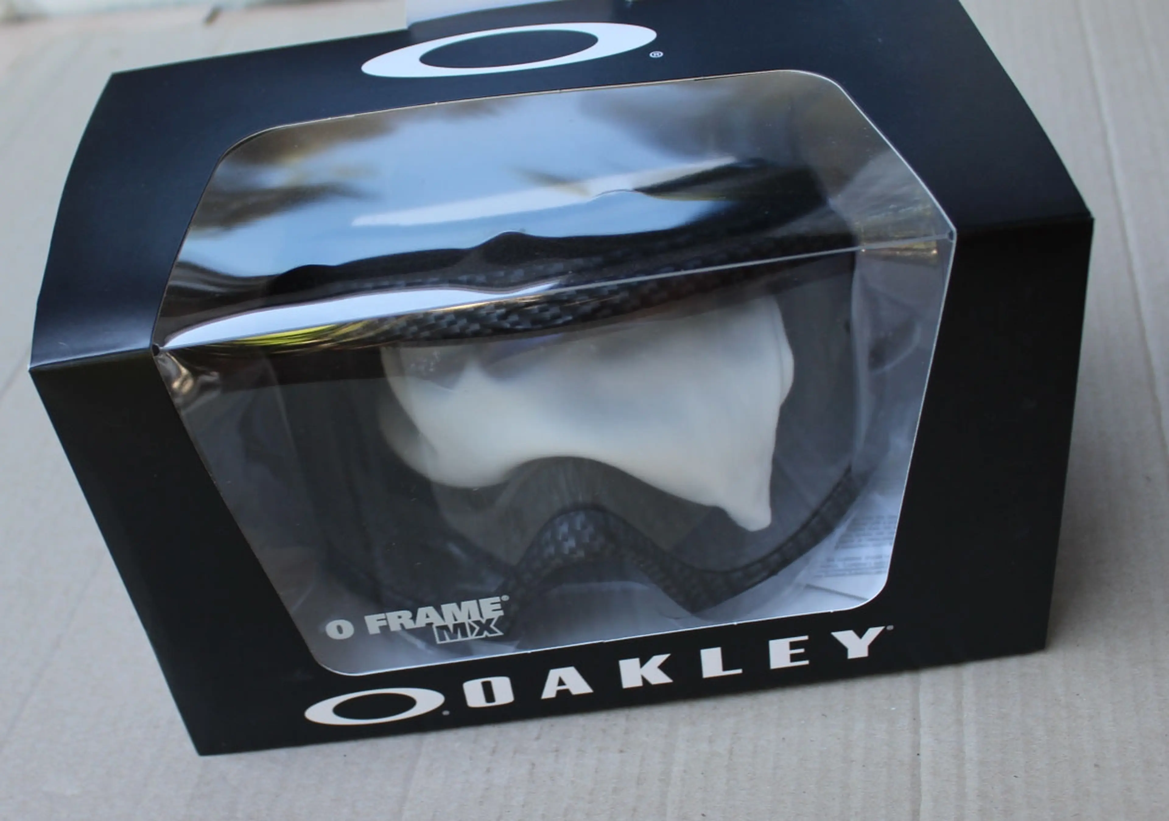 2. Oakley O-FRAME MX Carbon Black - Goggle