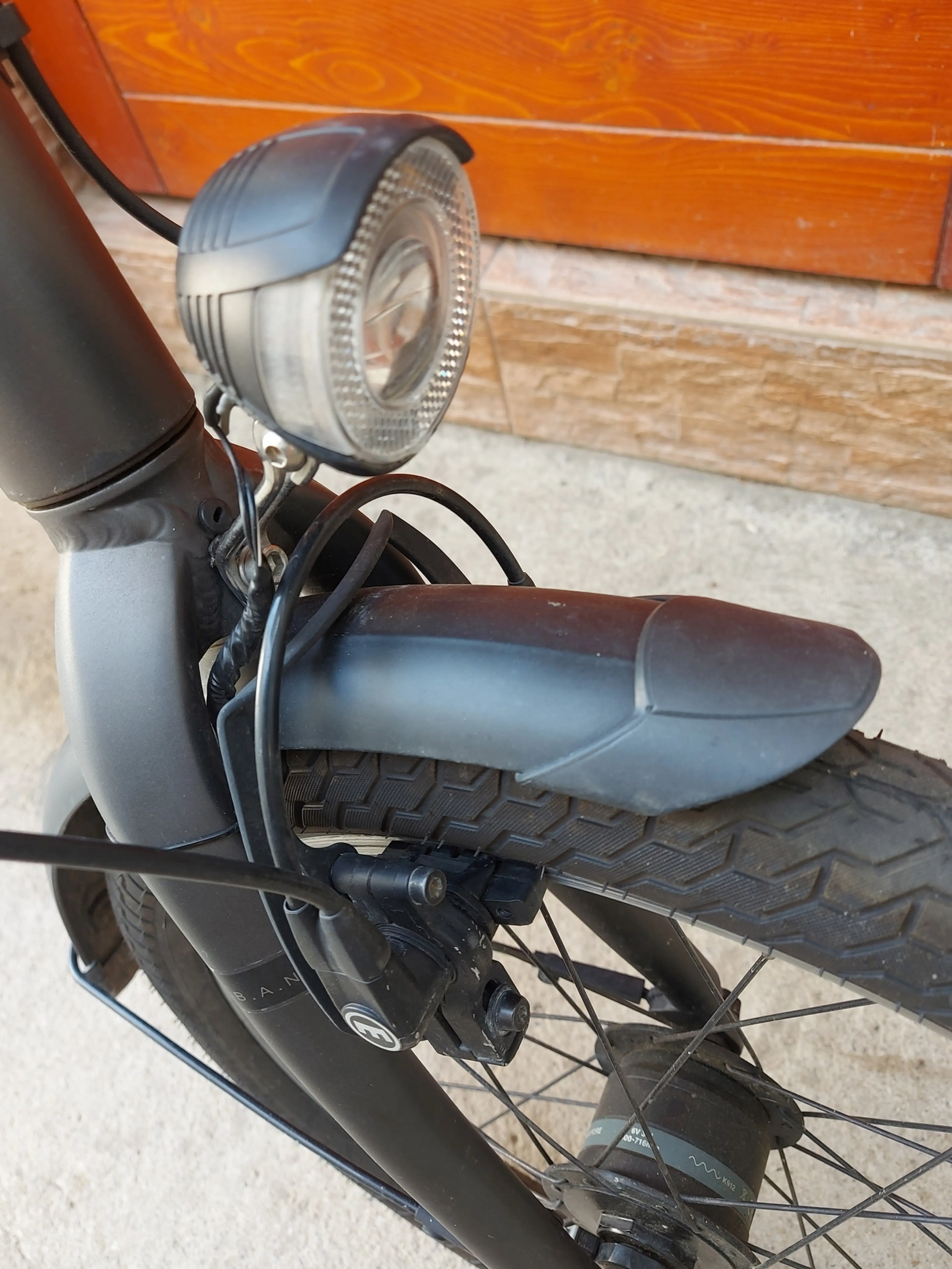8. Bicicleta electrica oras Kalkhoff urban