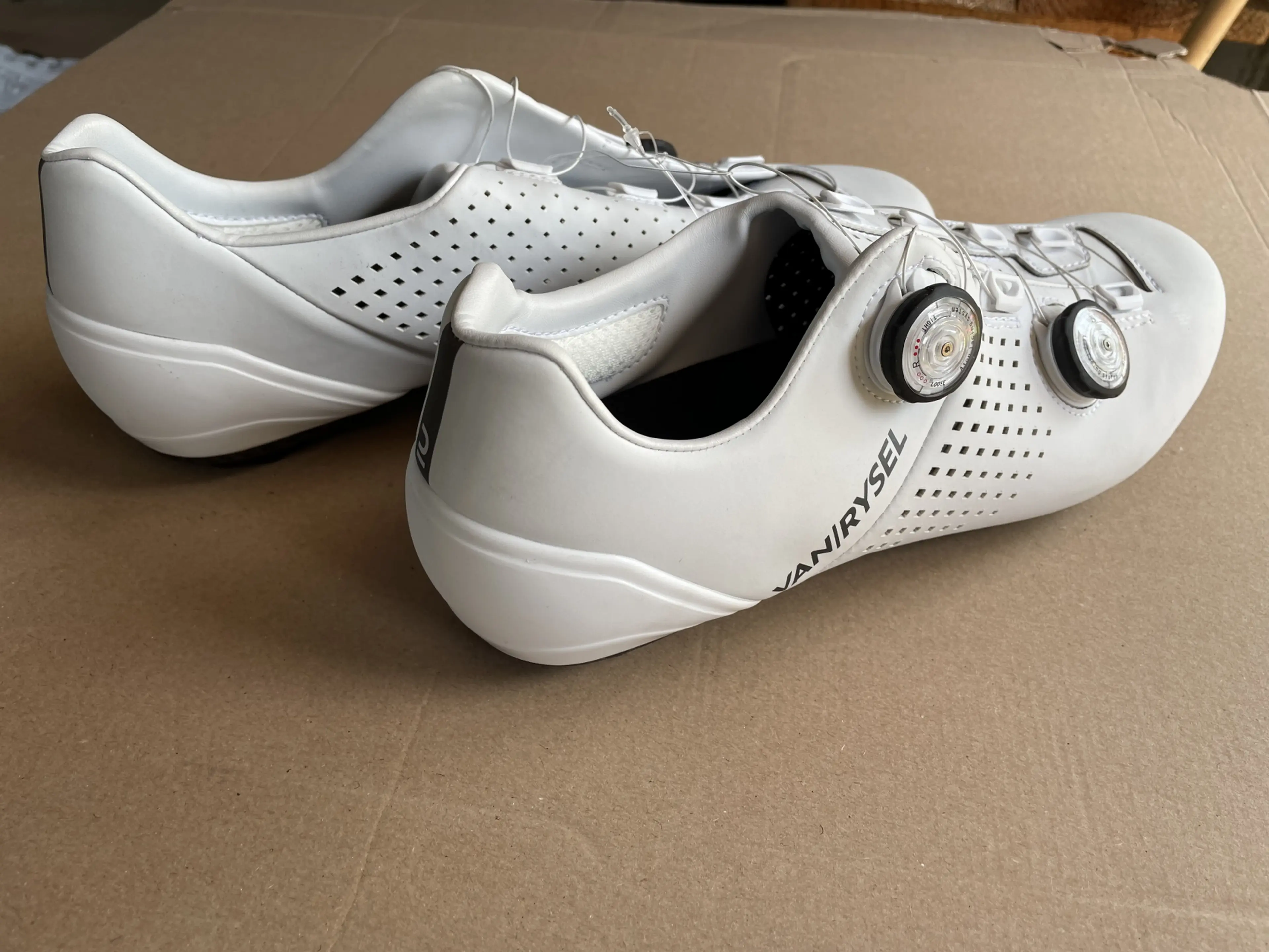 5. Pantofi Van Rysel RR 900 alb ,43
