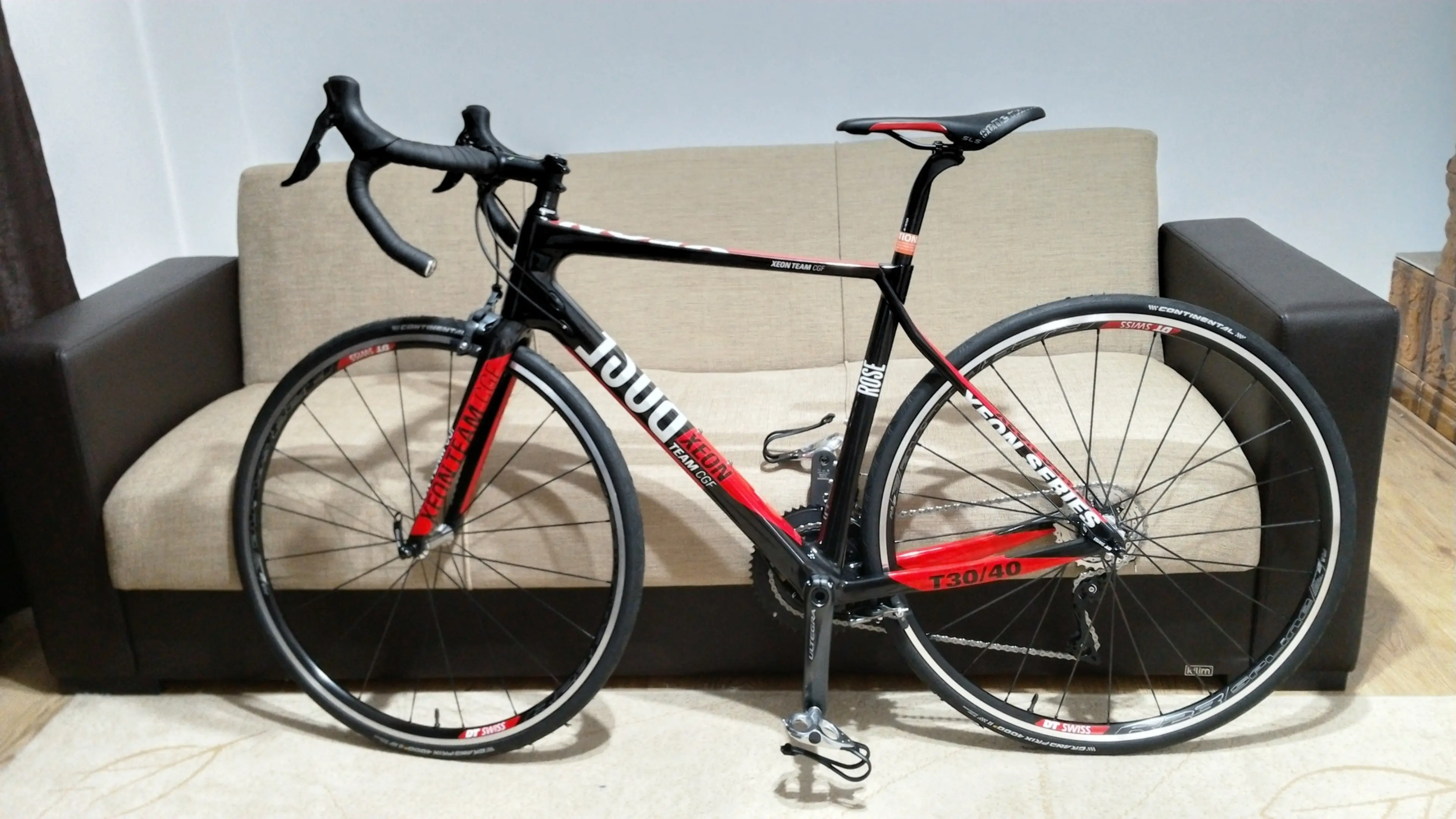 2. Bicicleta - cursiera rose bikes - xeon team cgf-3000 shiny-ud-carbon/red 53+