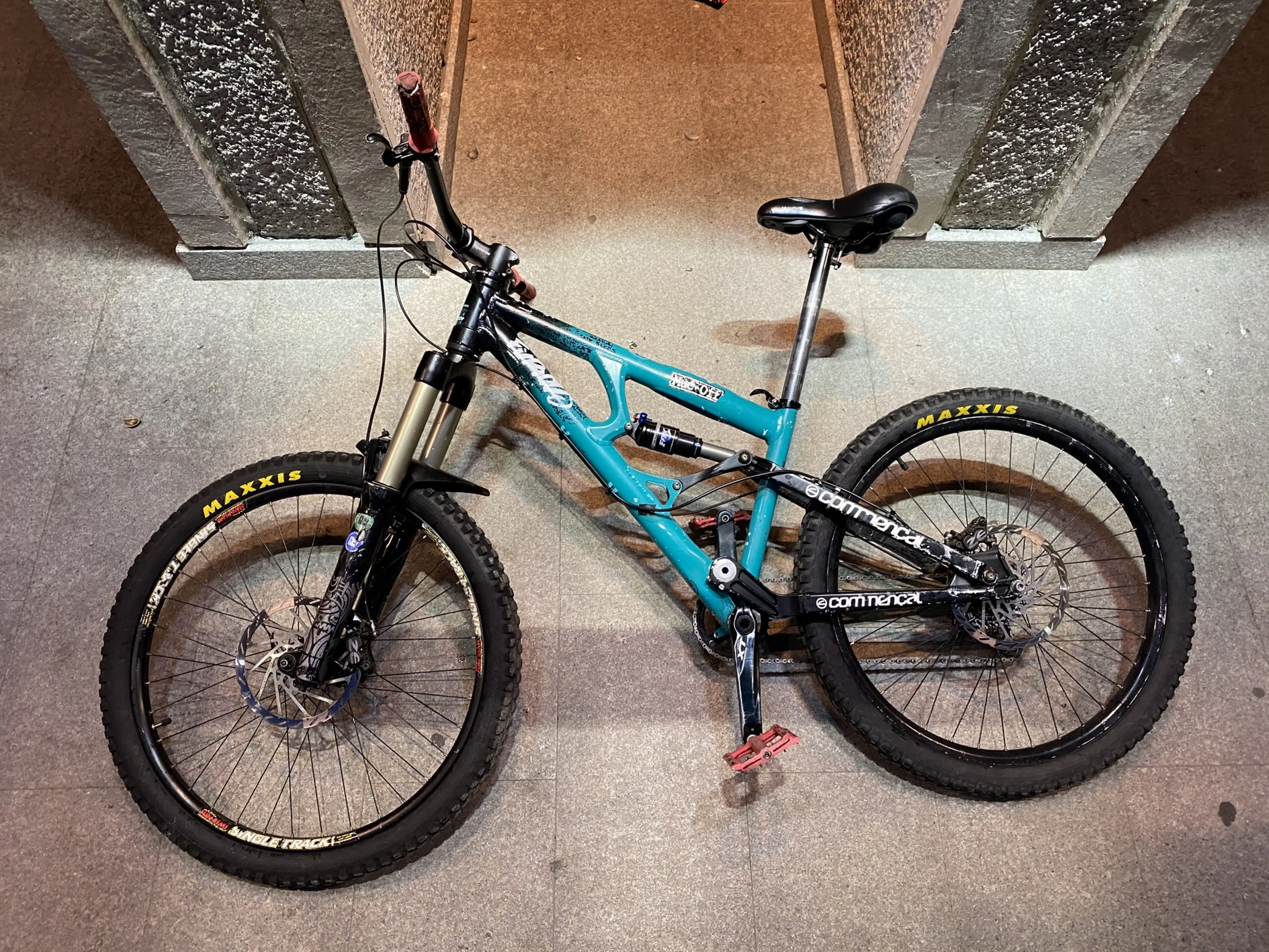 Image Bicicleta freeride downhill commencal furious