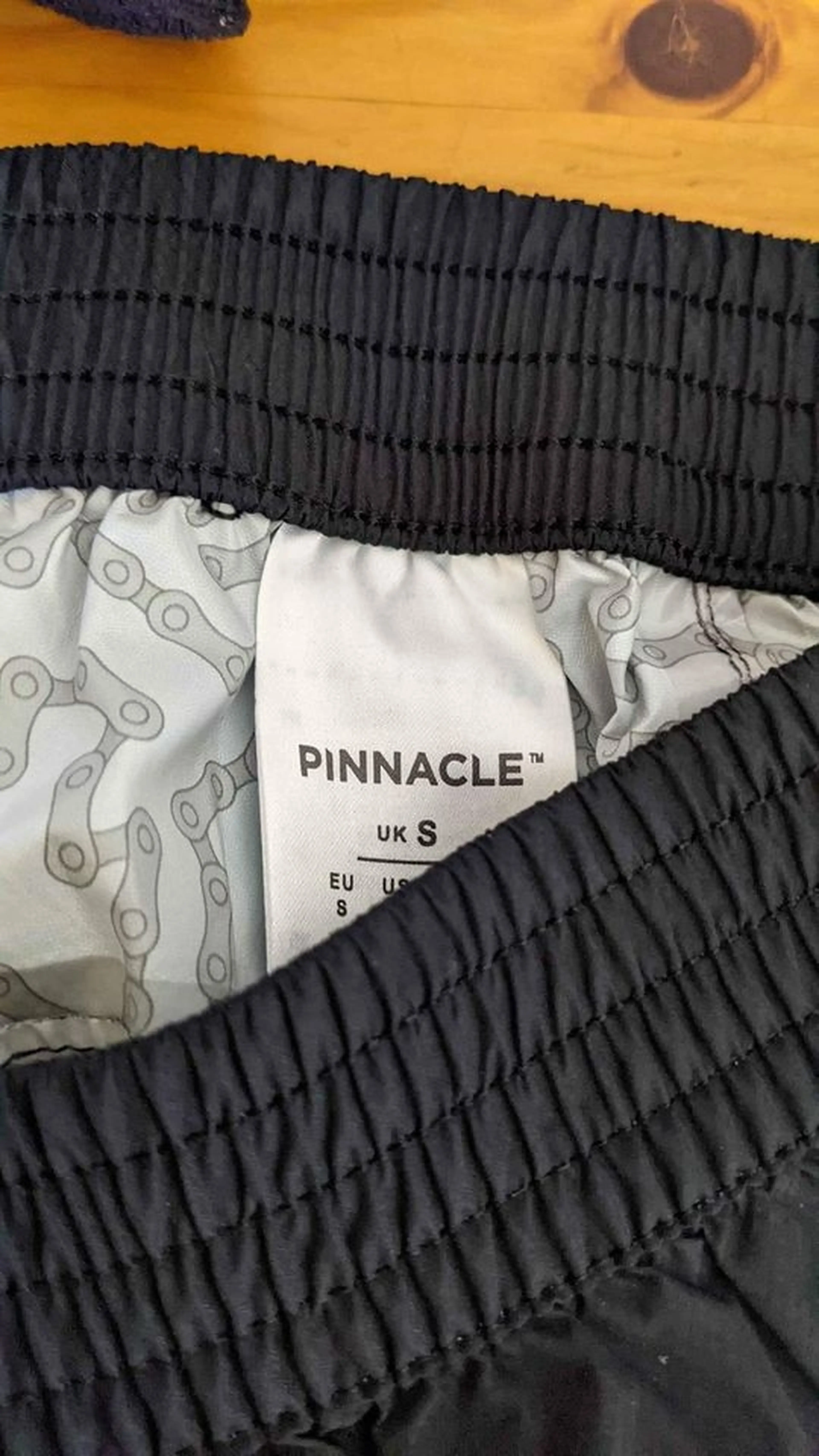 3. Pantaloni  impermeabili Pinnacle