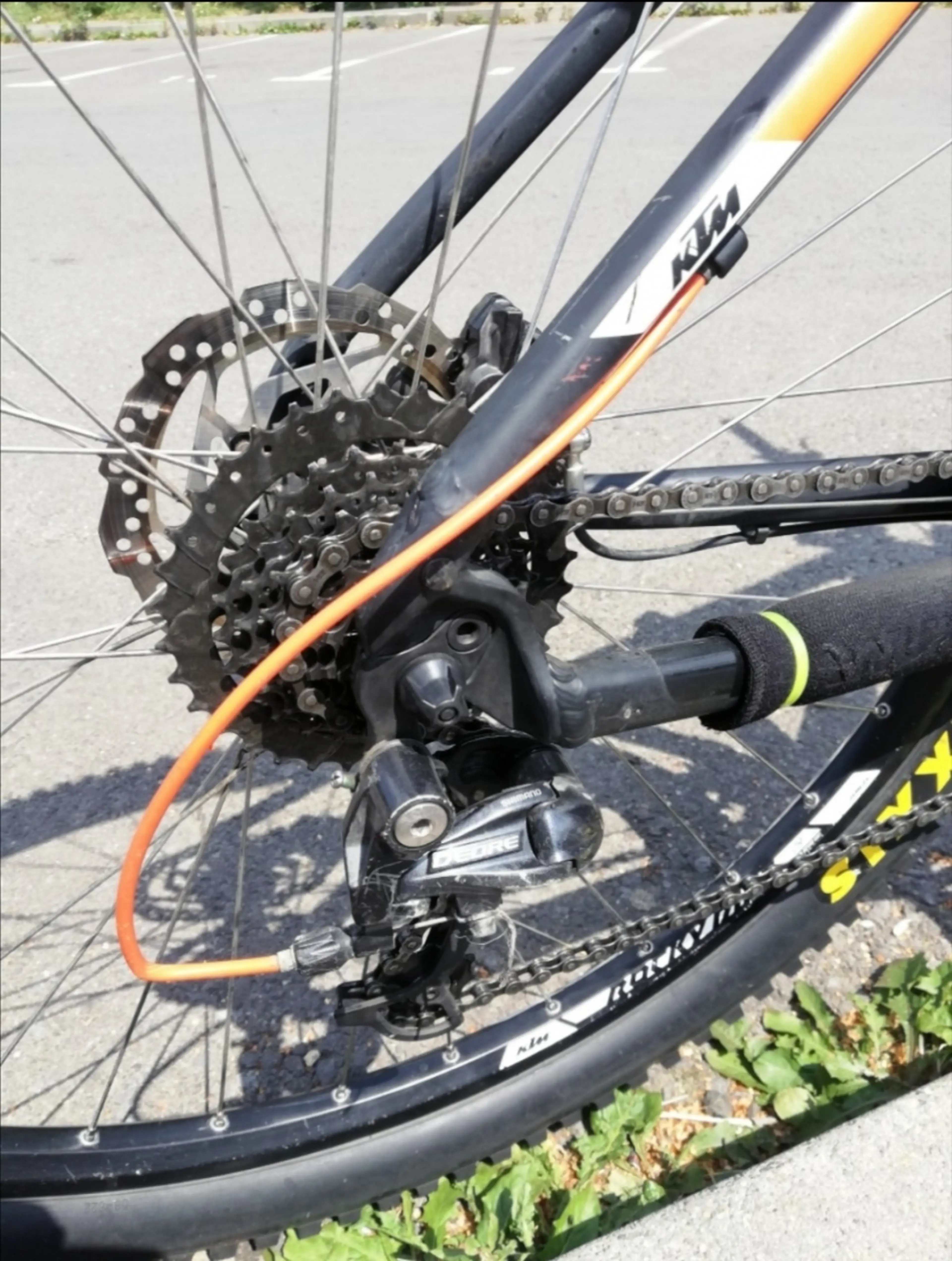 8. Bicicleta hardtail MTB