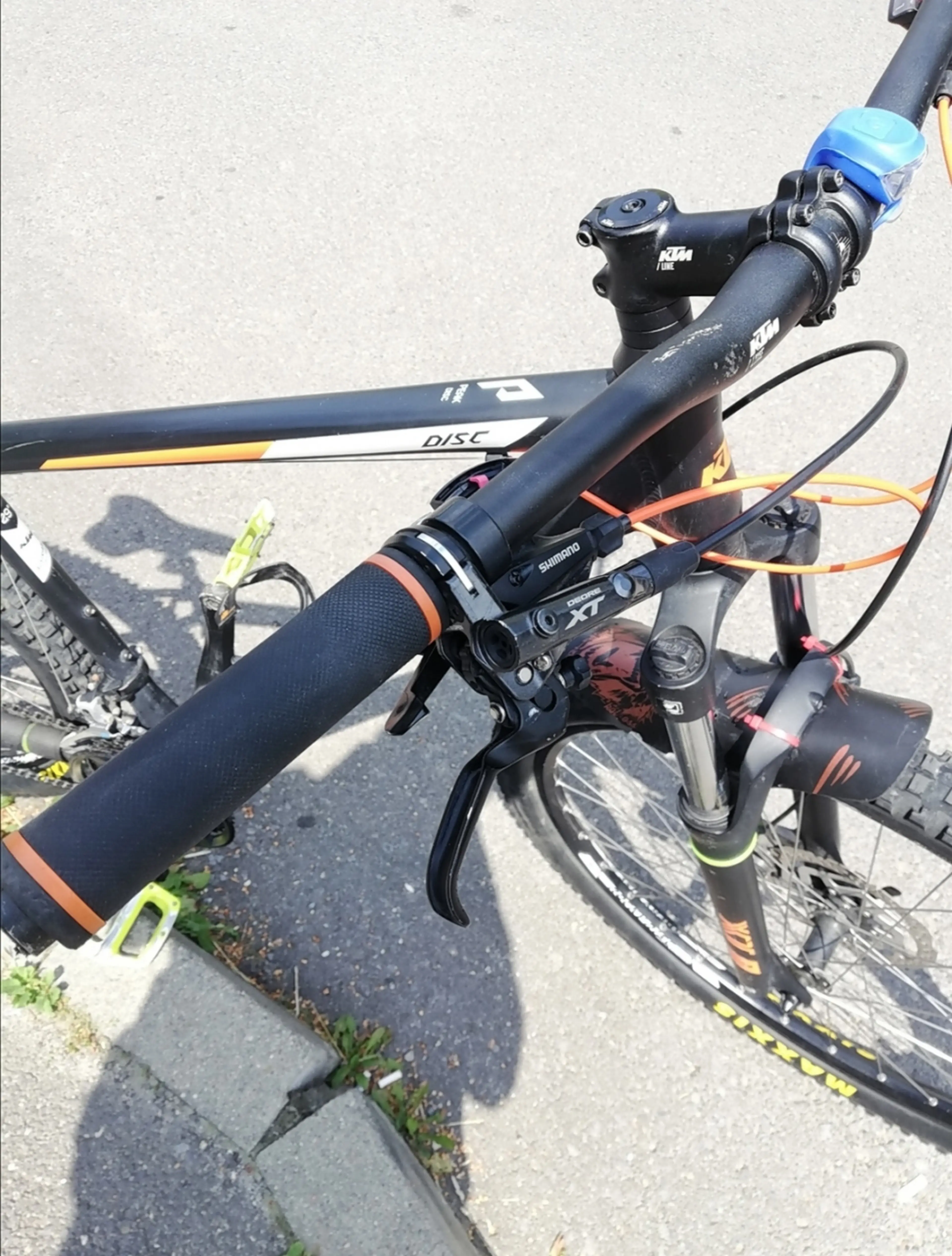 9. Bicicleta hardtail MTB