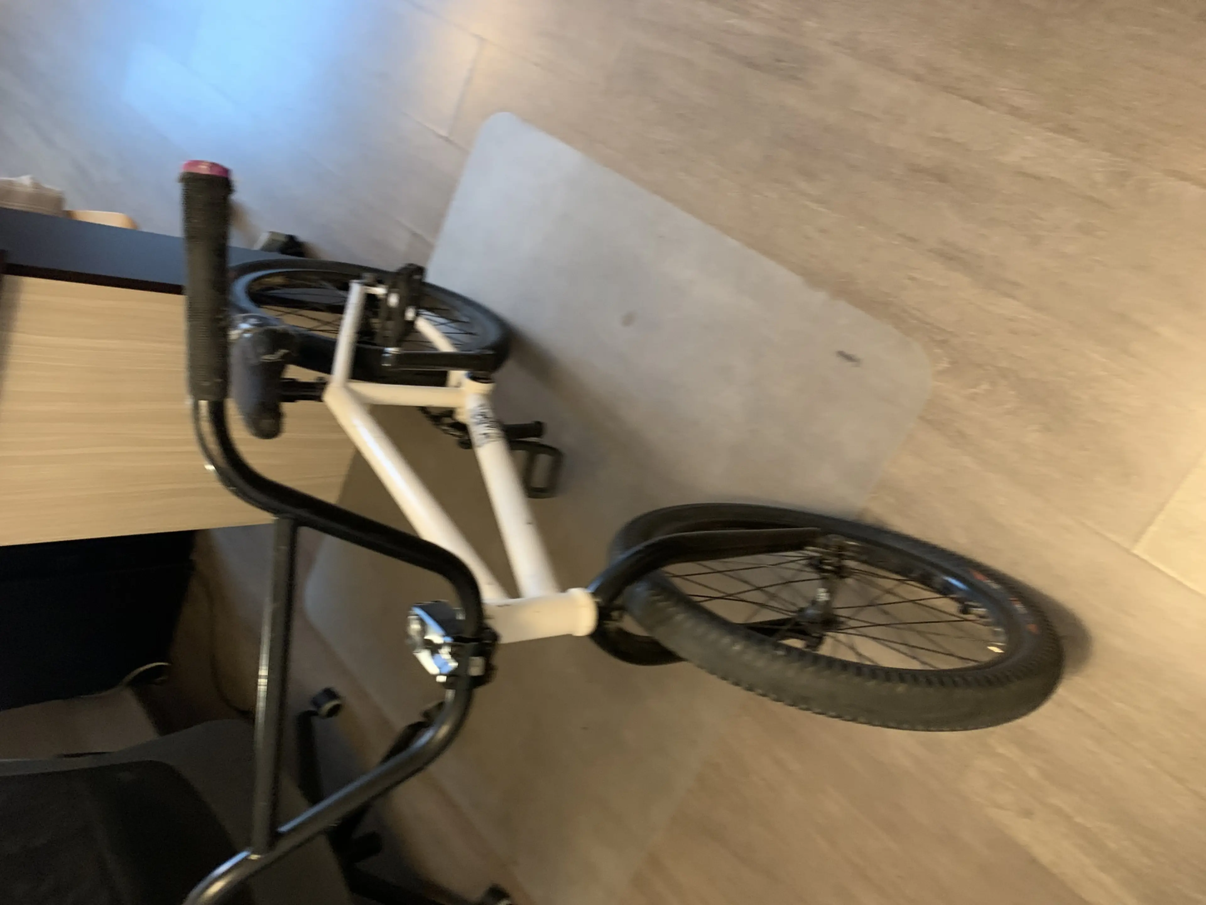 7. Bicicleta BMX Custom