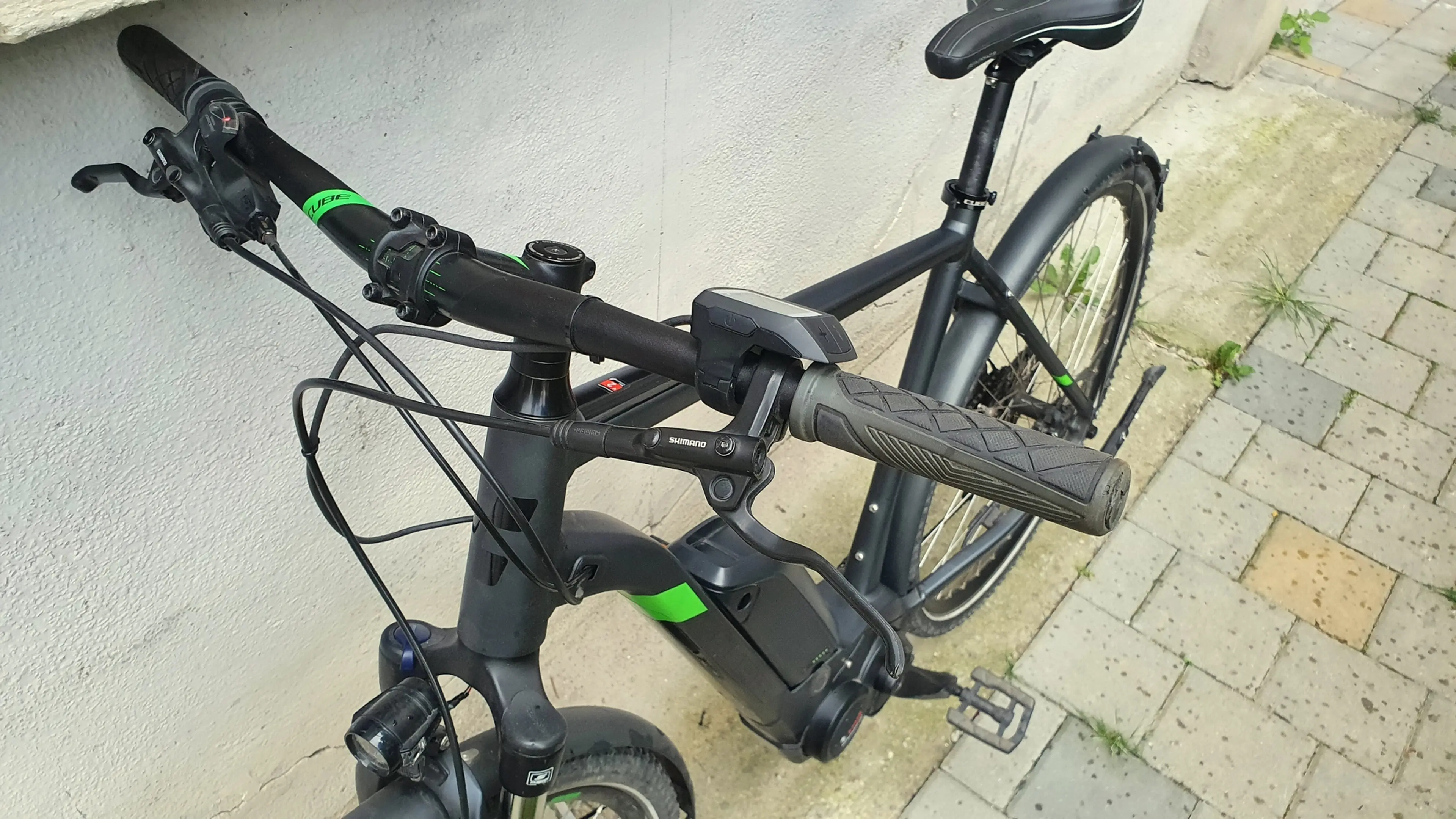 4. Bicicleta electrica Cube cu motor Bosch Performance Line CX