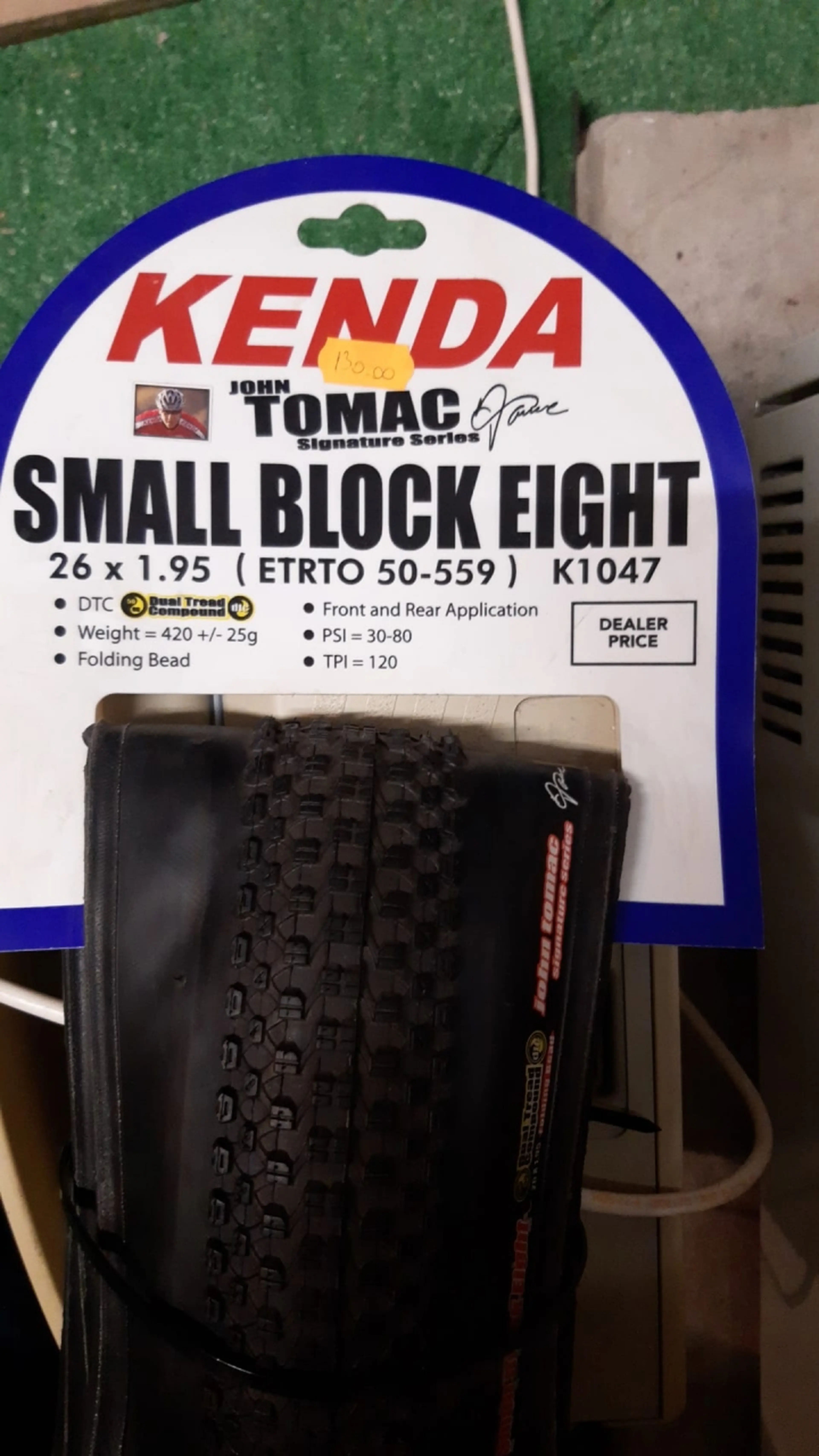 1. Kenda Small Block Eight Foldabil John Tomac Signature 26x1.95