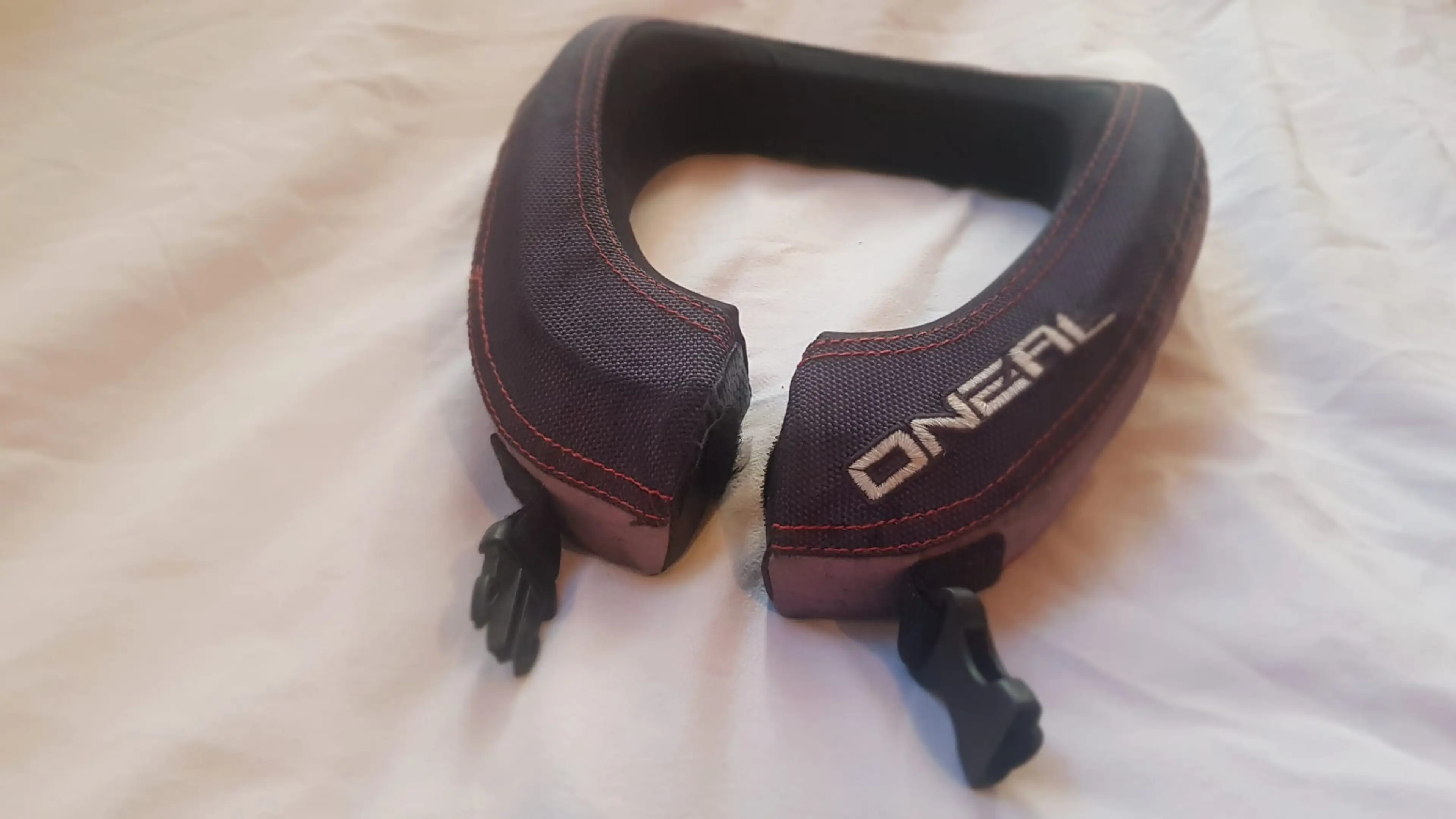 2. Neck brace Oneal
