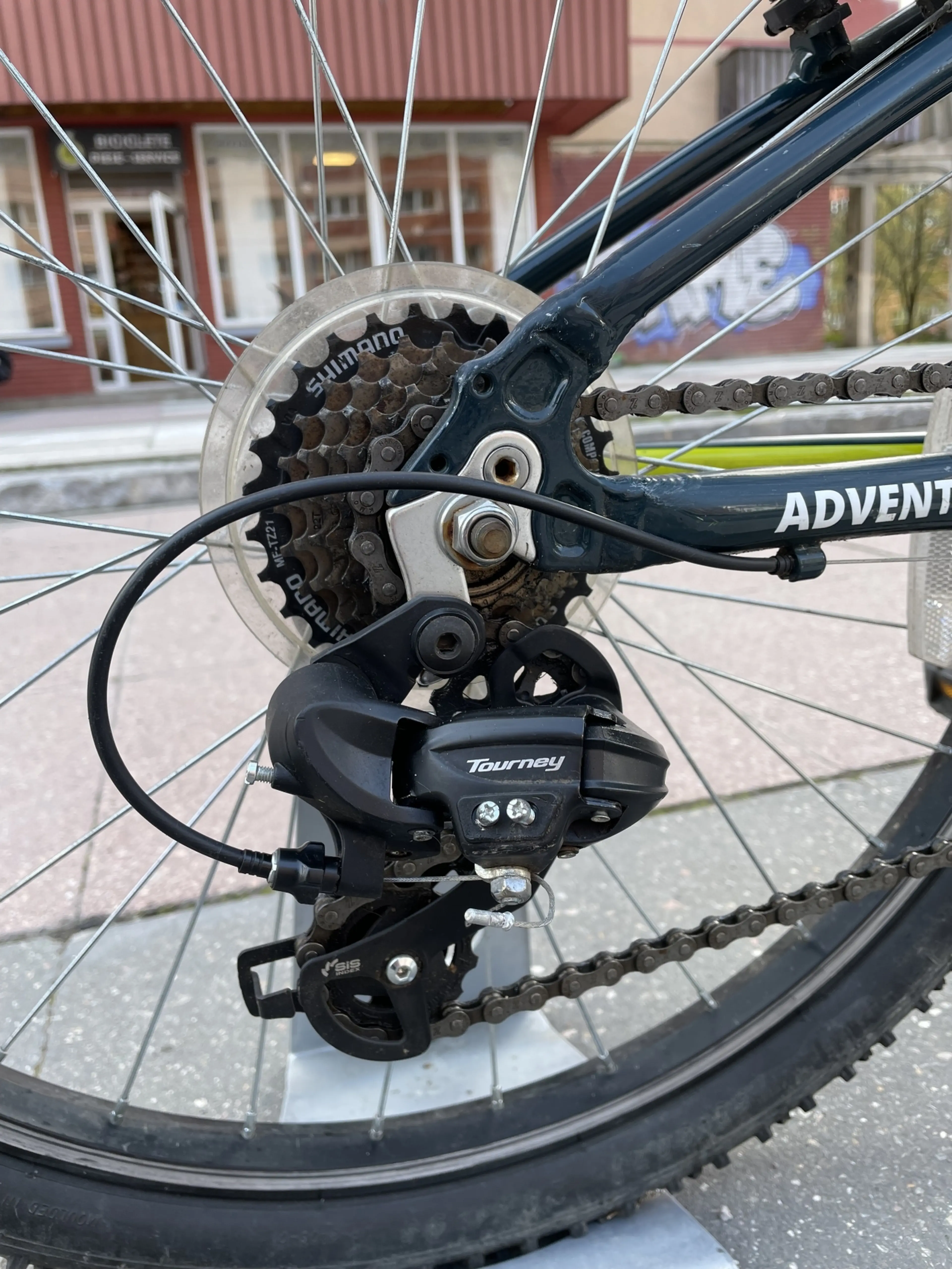3. Bicicleta Adventure 240